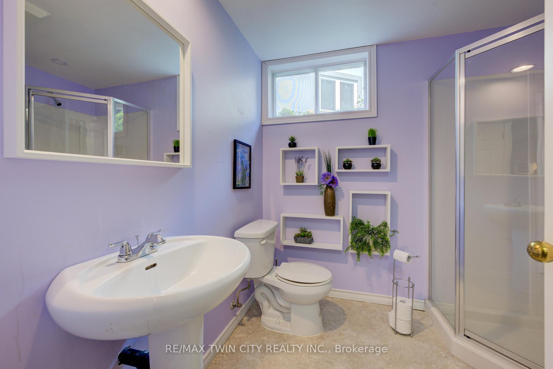 Photo 33 of 98 Forfar Avenue, Kitchener — HOMEH