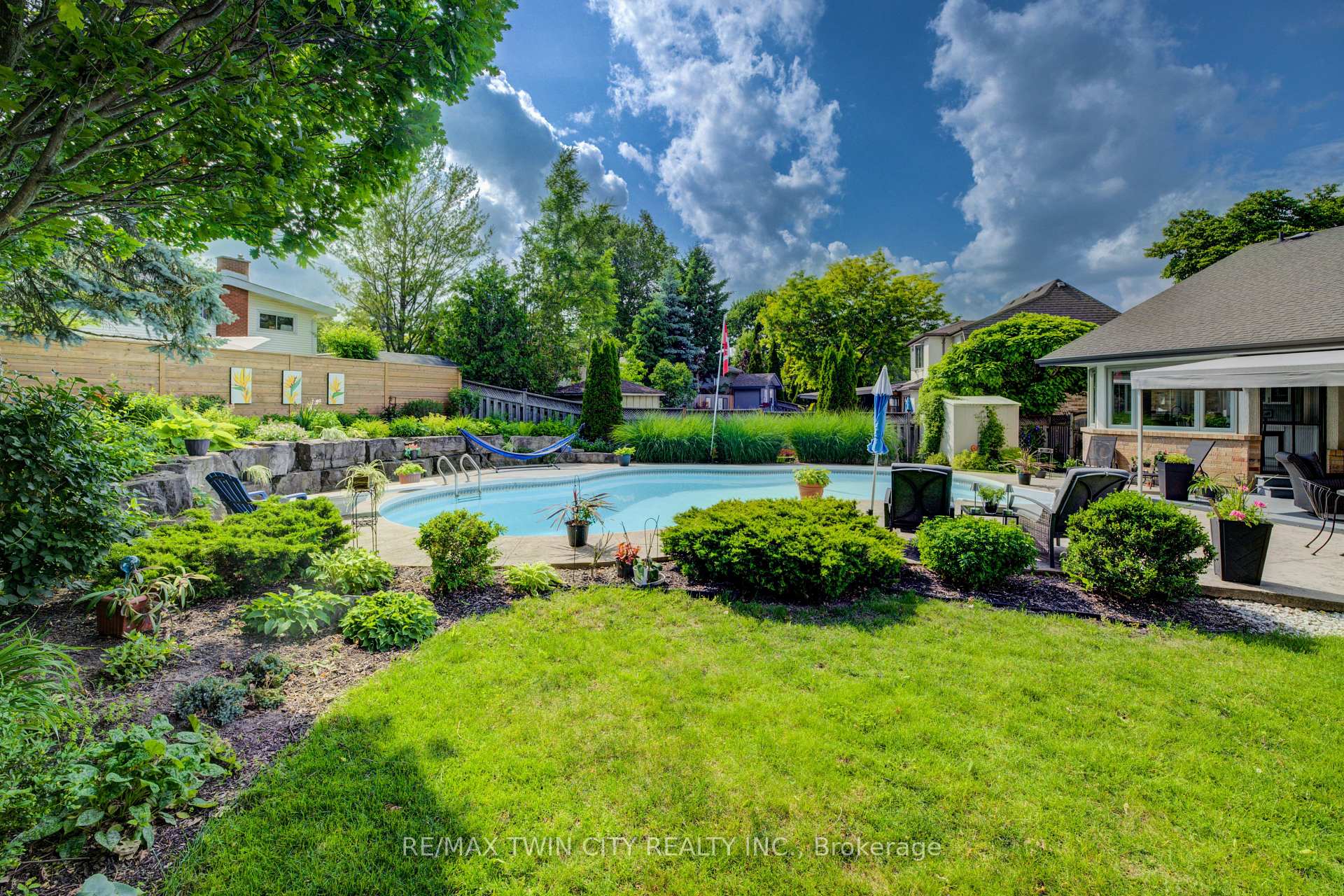 Photo 39 of 98 Forfar Avenue, Kitchener — HOMEH