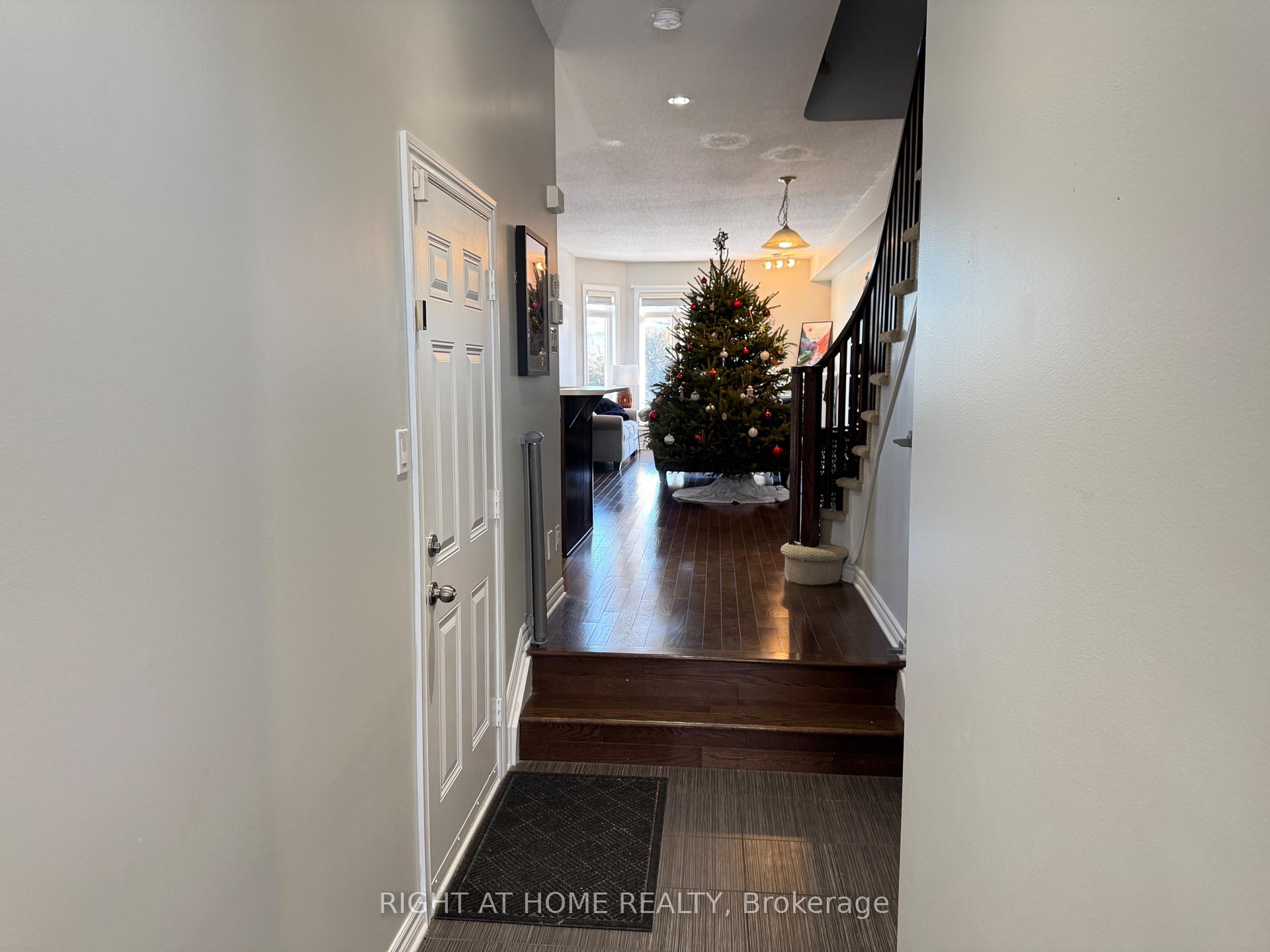 Photo 2 of 1052 Ottenbrite Crescent, Ottawa, Kanata - Kanata Lakes/Heritage Hills — HOMEH