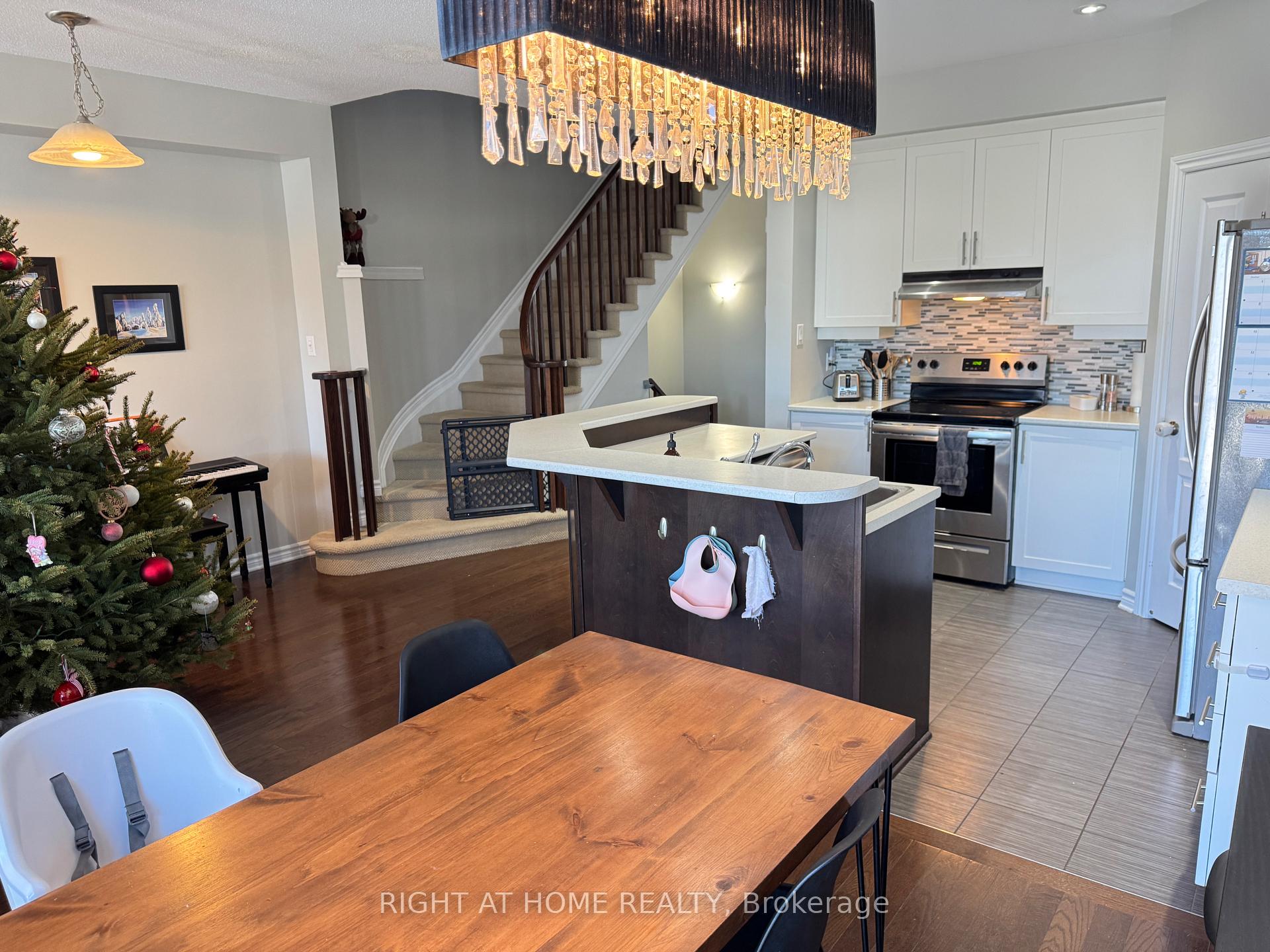 Photo 11 of 1052 Ottenbrite Crescent, Ottawa, Kanata - Kanata Lakes/Heritage Hills — HOMEH
