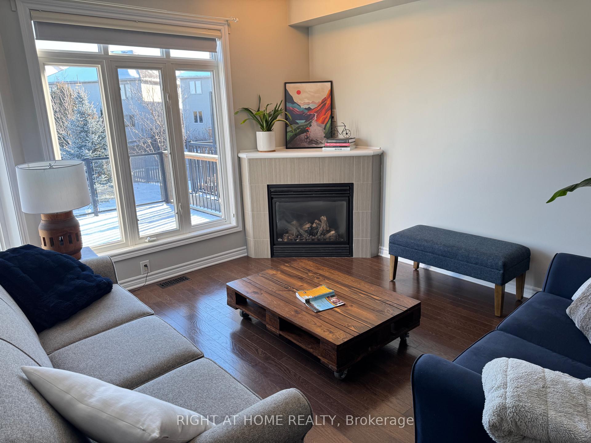 Photo 12 of 1052 Ottenbrite Crescent, Ottawa, Kanata - Kanata Lakes/Heritage Hills — HOMEH