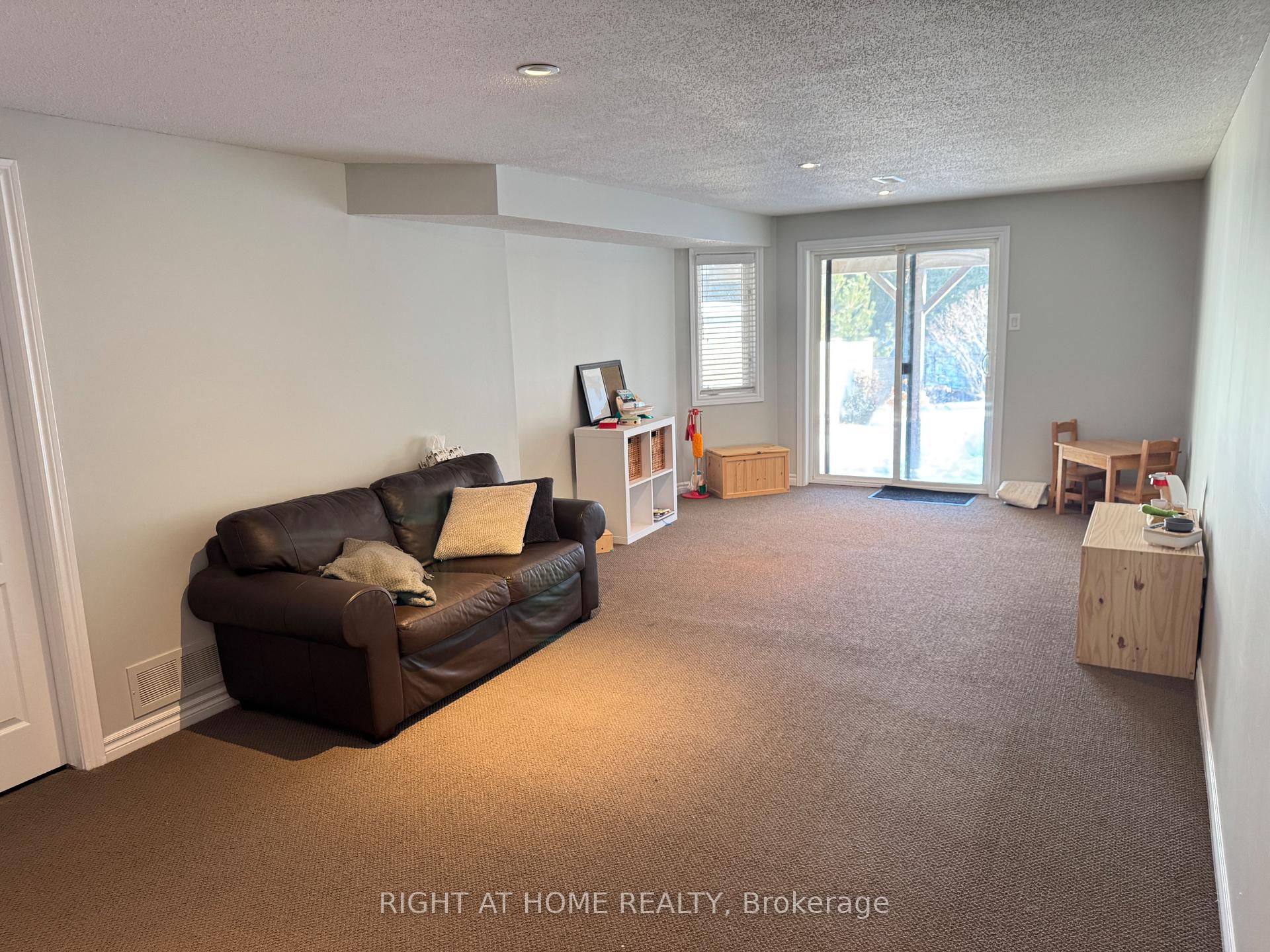 Photo 29 of 1052 Ottenbrite Crescent, Ottawa, Kanata - Kanata Lakes/Heritage Hills — HOMEH