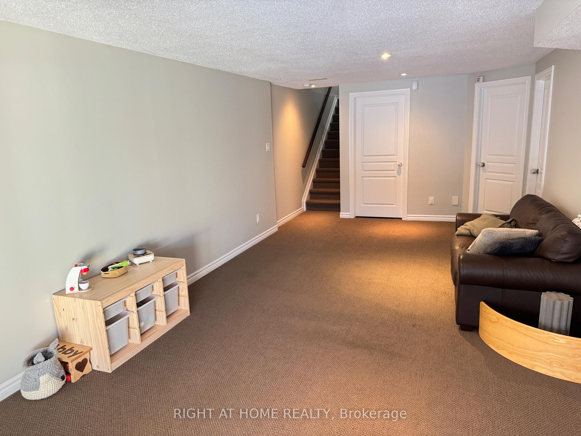 Photo 31 of 1052 Ottenbrite Crescent, Ottawa, Kanata - Kanata Lakes/Heritage Hills — HOMEH