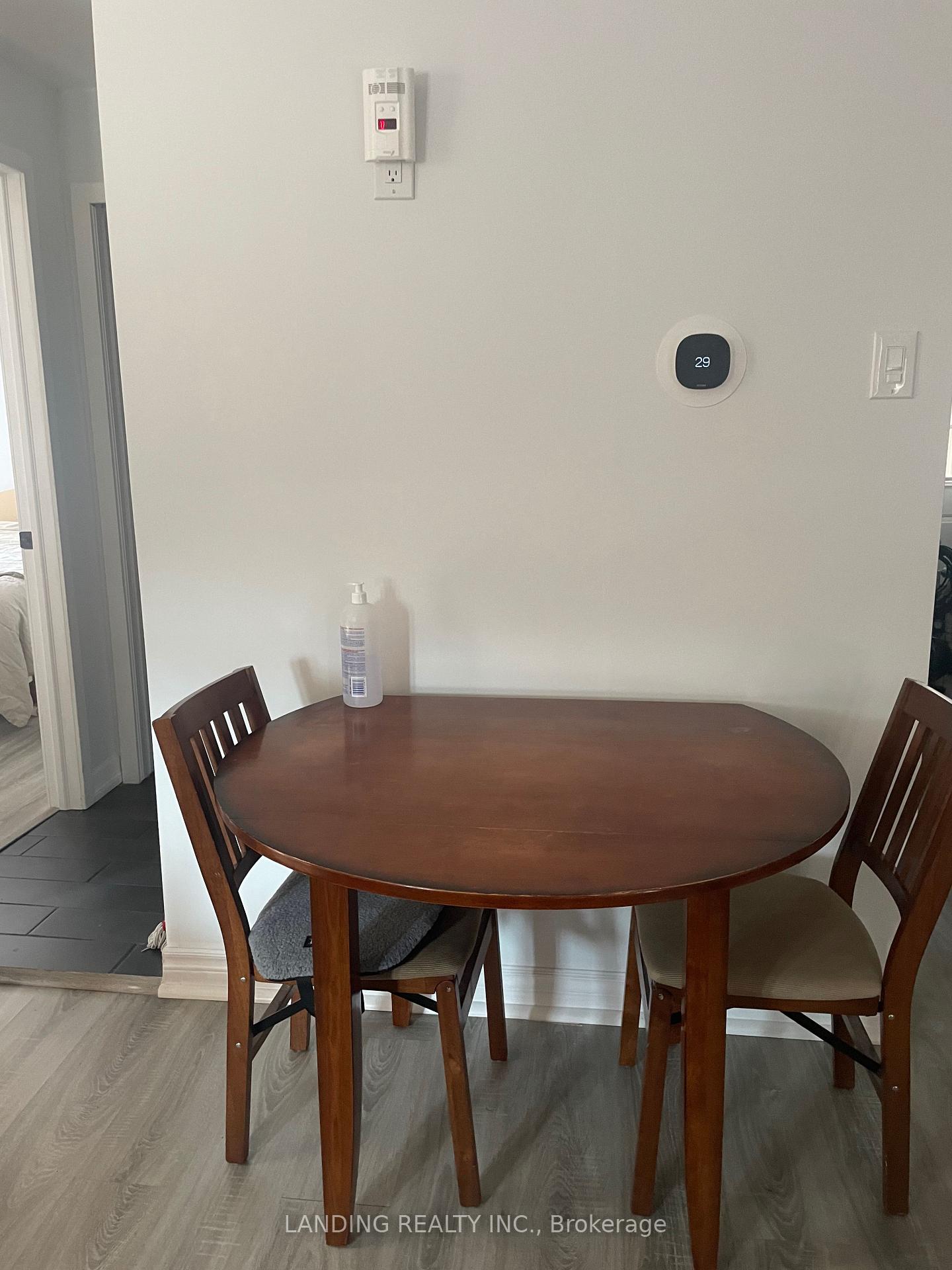 Photo 4 of 50 East Street N, Hamilton, Dundas — HOMEH