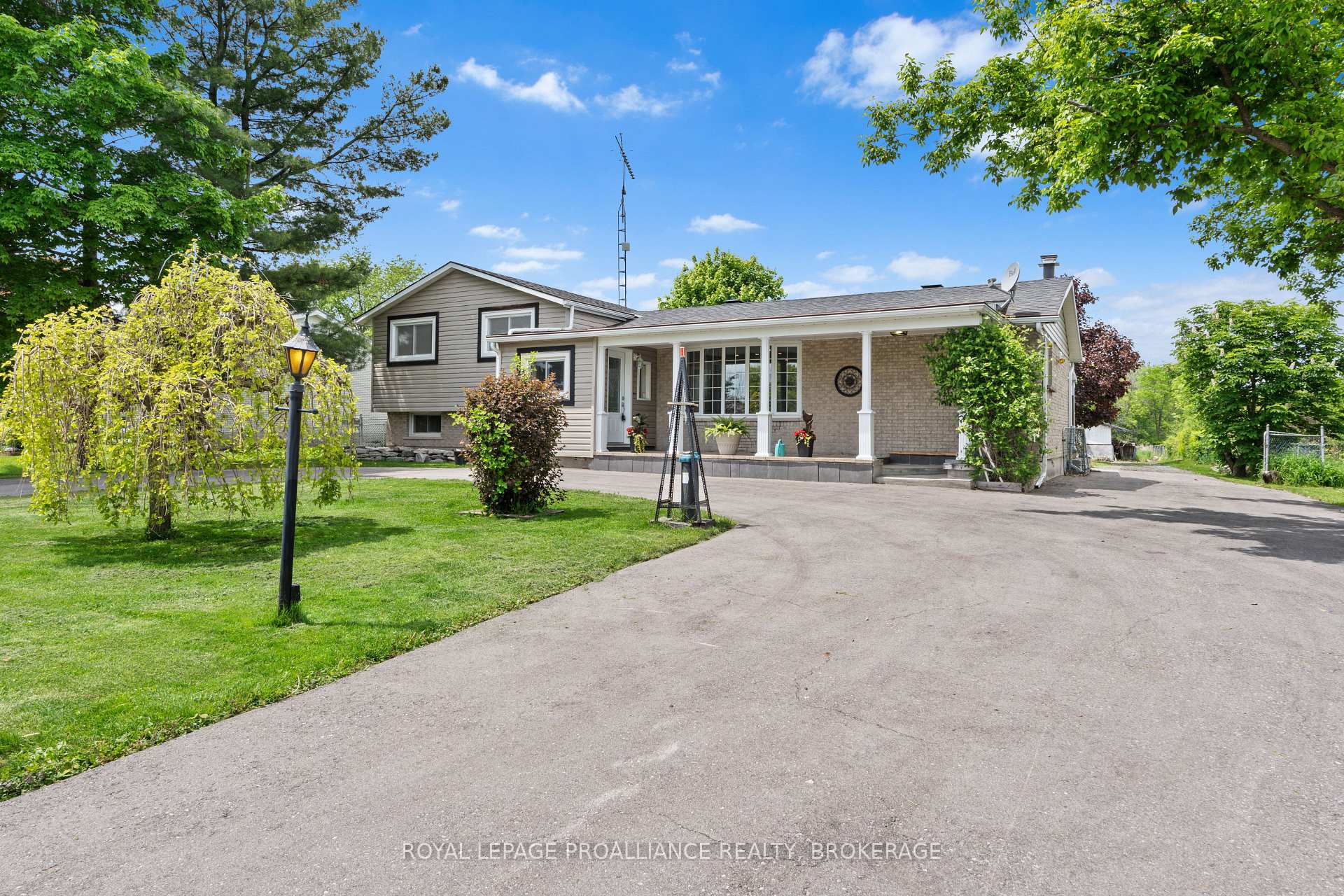 Photo 1 of 2069 Cole Hill Road, Kingston, City North of 401 — HOMEH