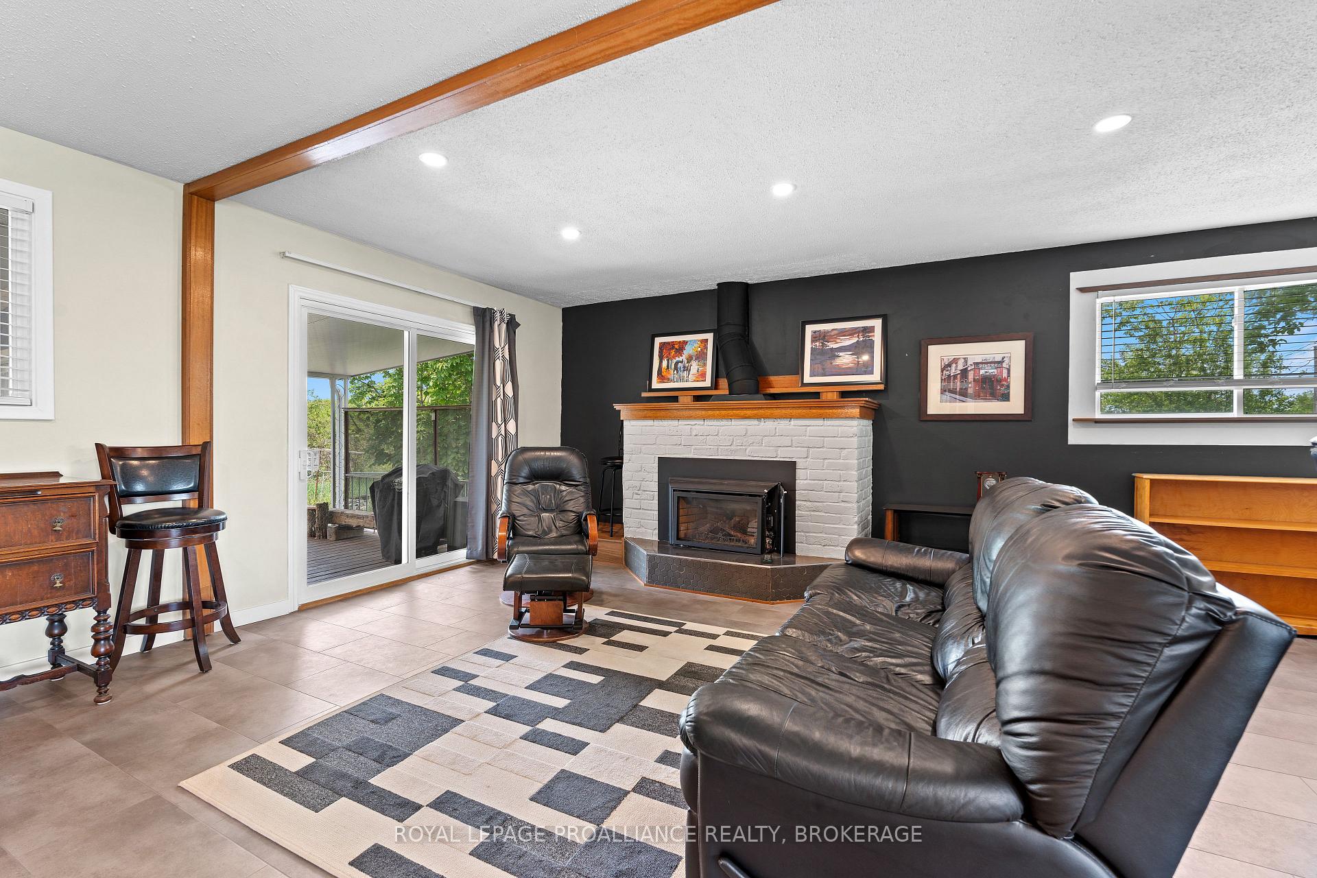 Photo 8 of 2069 Cole Hill Road, Kingston, City North of 401 — HOMEH