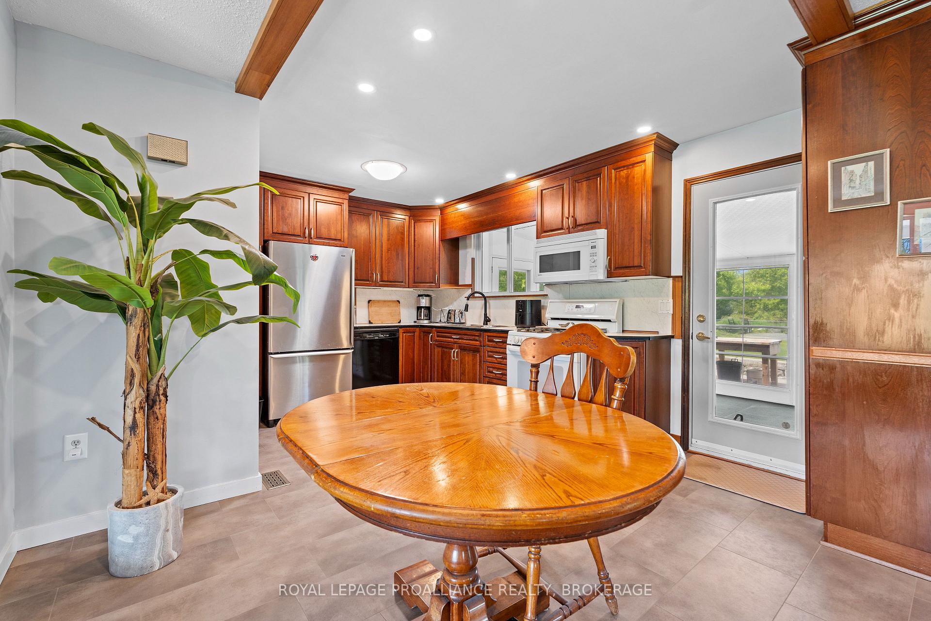 Photo 12 of 2069 Cole Hill Road, Kingston, City North of 401 — HOMEH