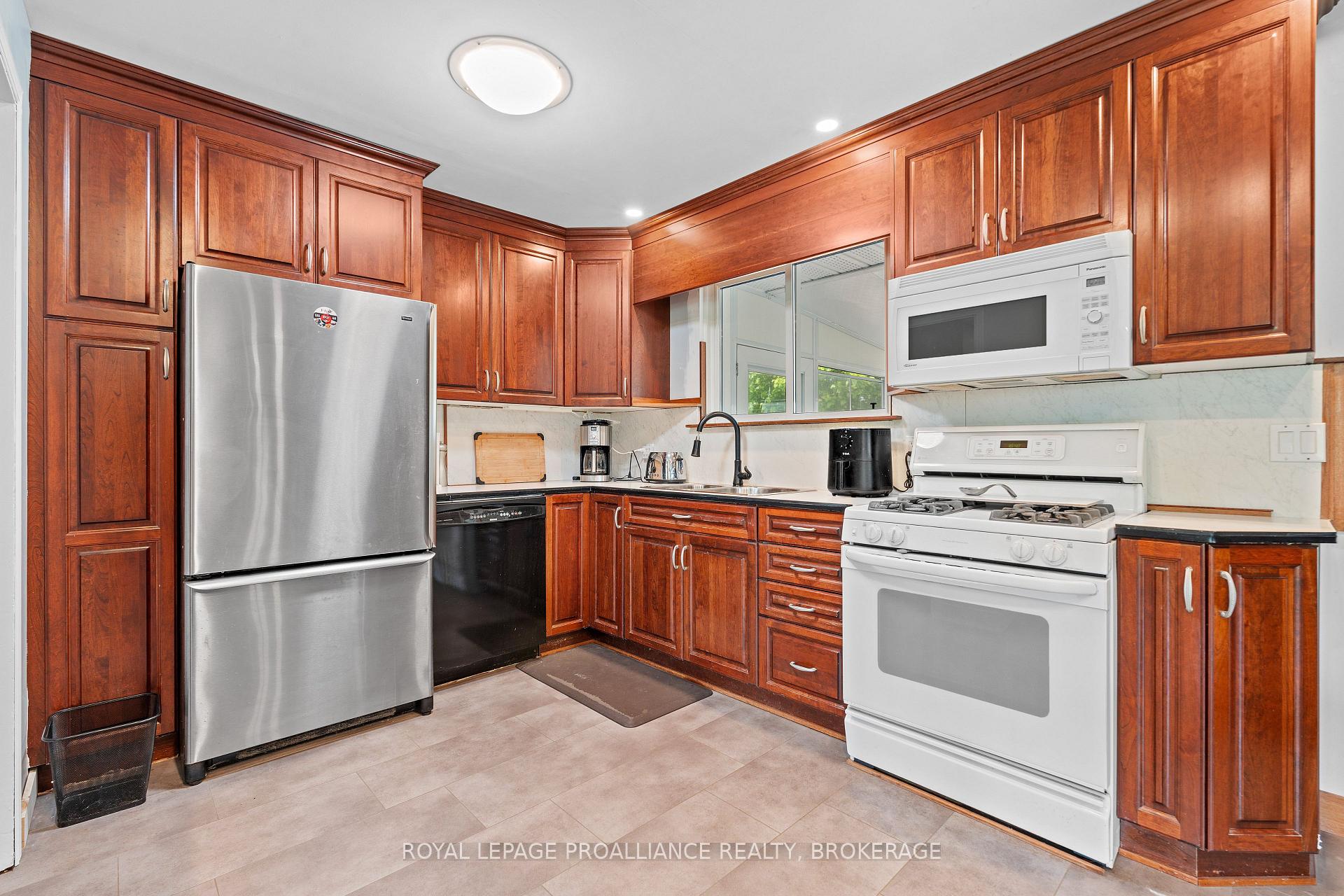 Photo 15 of 2069 Cole Hill Road, Kingston, City North of 401 — HOMEH