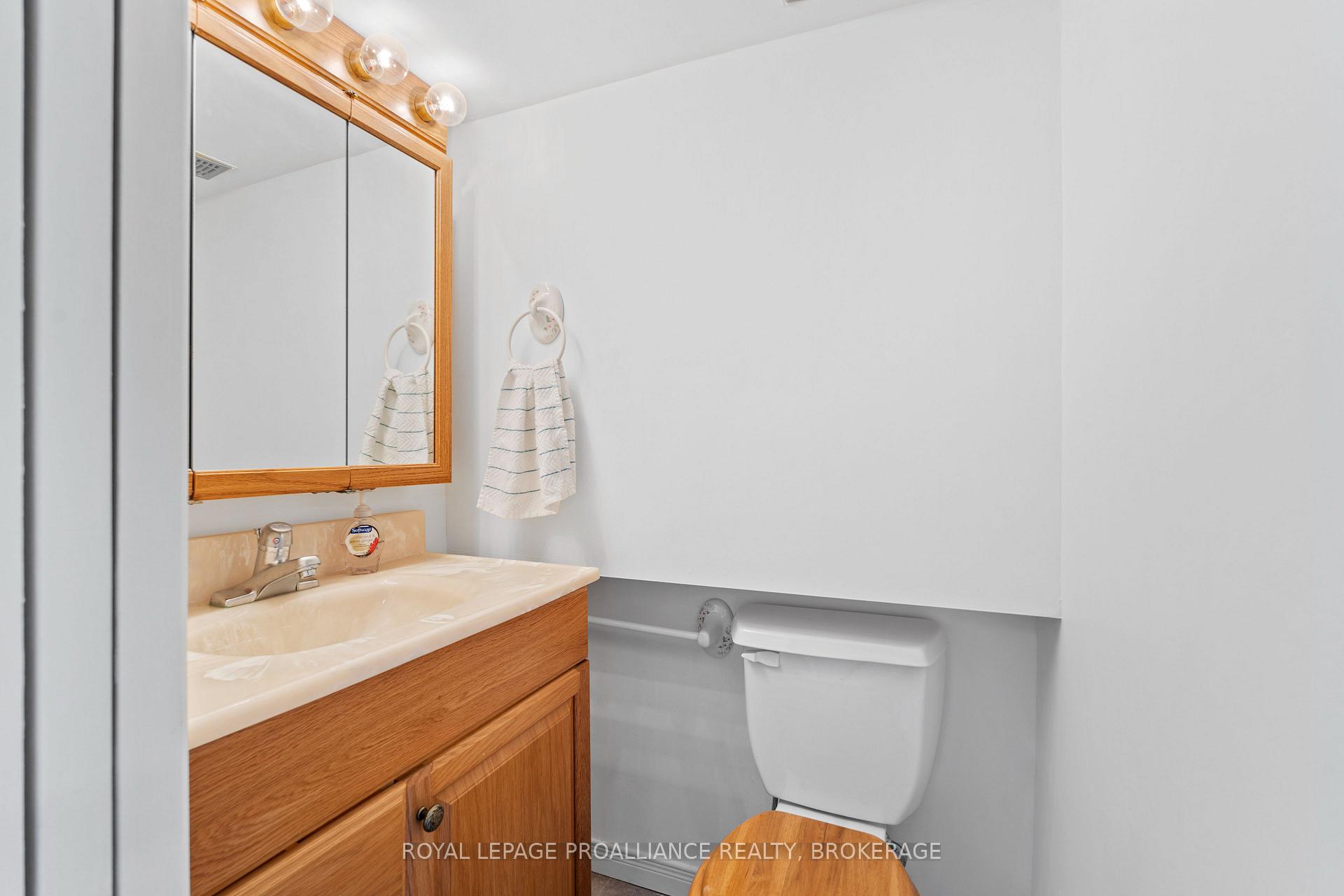 Photo 25 of 2069 Cole Hill Road, Kingston, City North of 401 — HOMEH