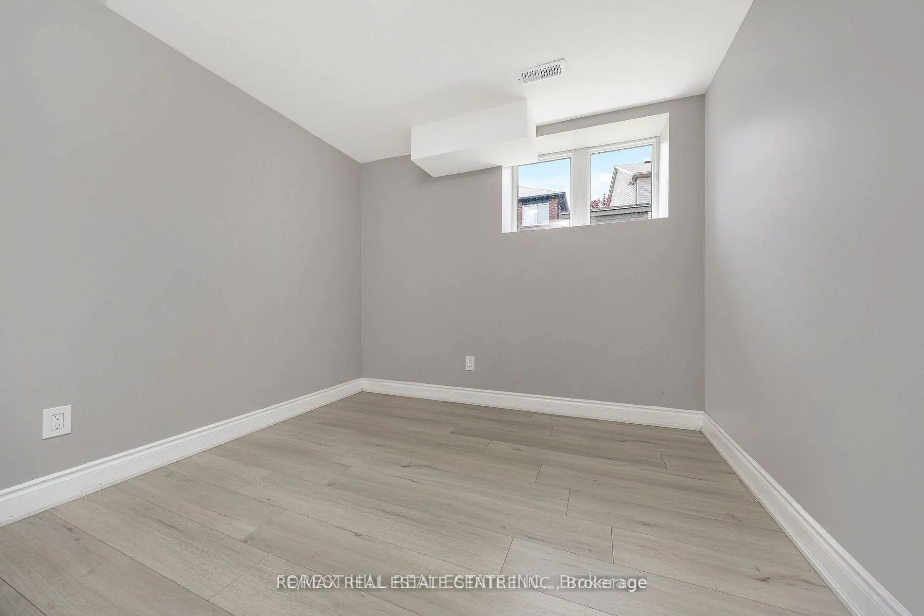 Photo 8 of 928 Dice Way, Milton, Willmott — HOMEH