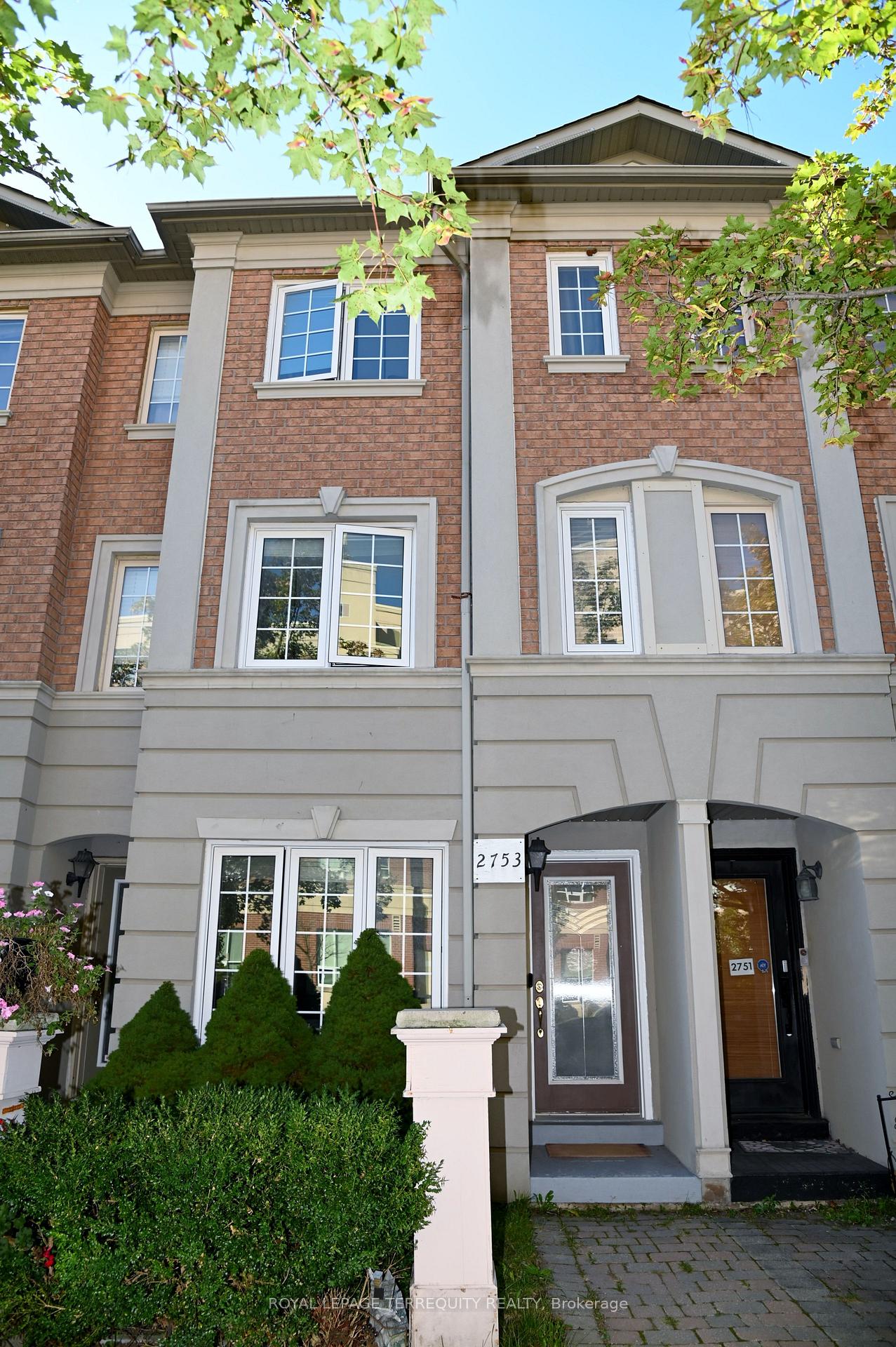 Front of 2753 Bur Oak Avenue