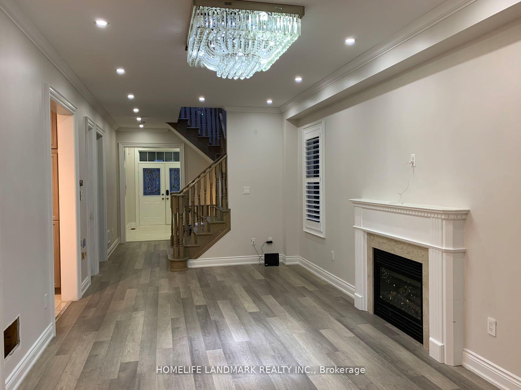 Photo 1 of 6 Hua Du Avenue, Markham, Berczy — HOMEH