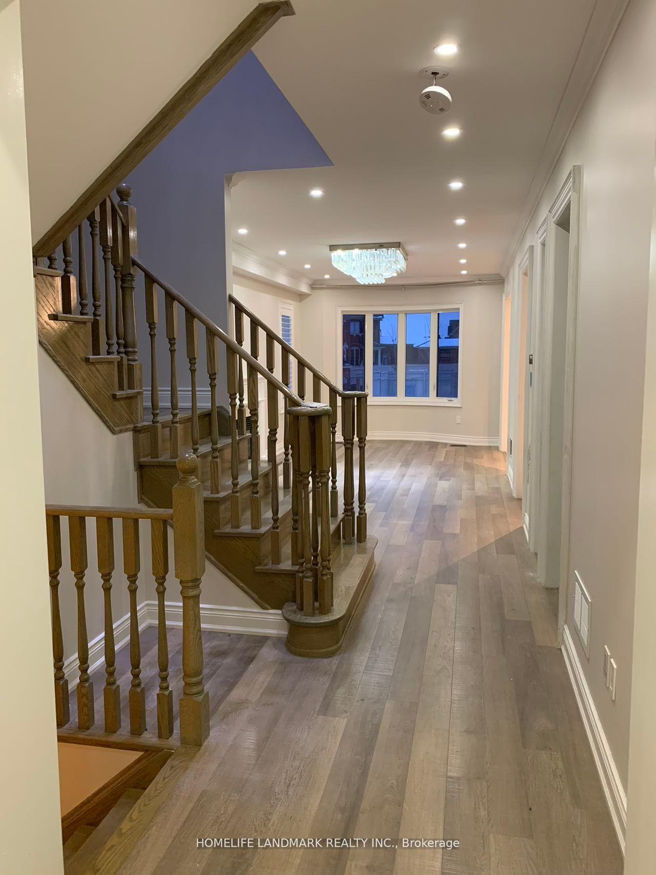 Photo 2 of 6 Hua Du Avenue, Markham, Berczy — HOMEH