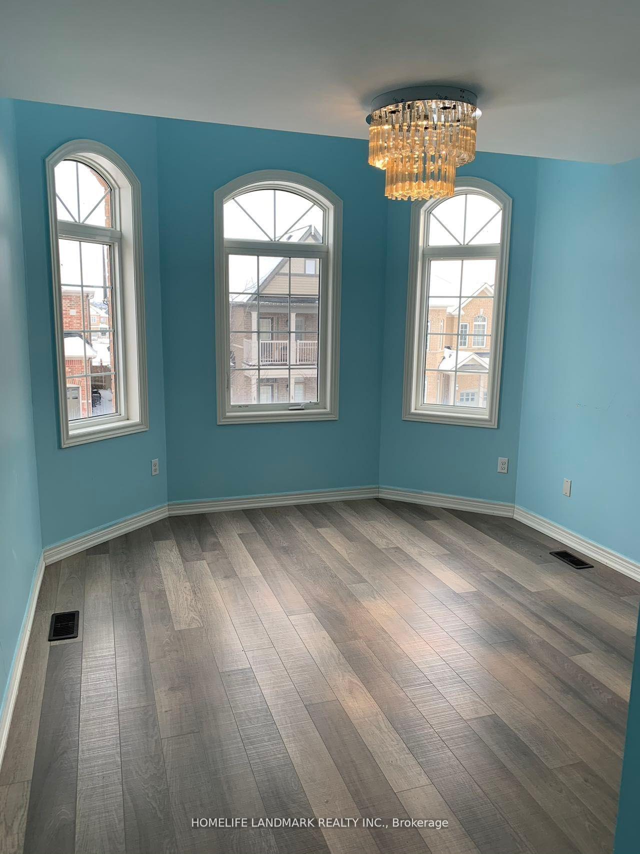 Photo 8 of 6 Hua Du Avenue, Markham, Berczy — HOMEH