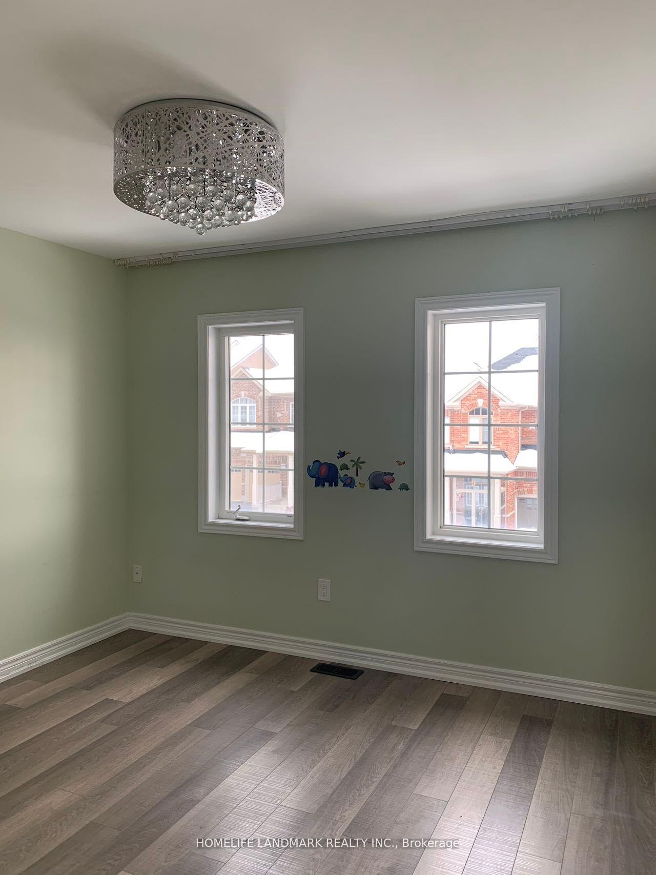 Photo 10 of 6 Hua Du Avenue, Markham, Berczy — HOMEH