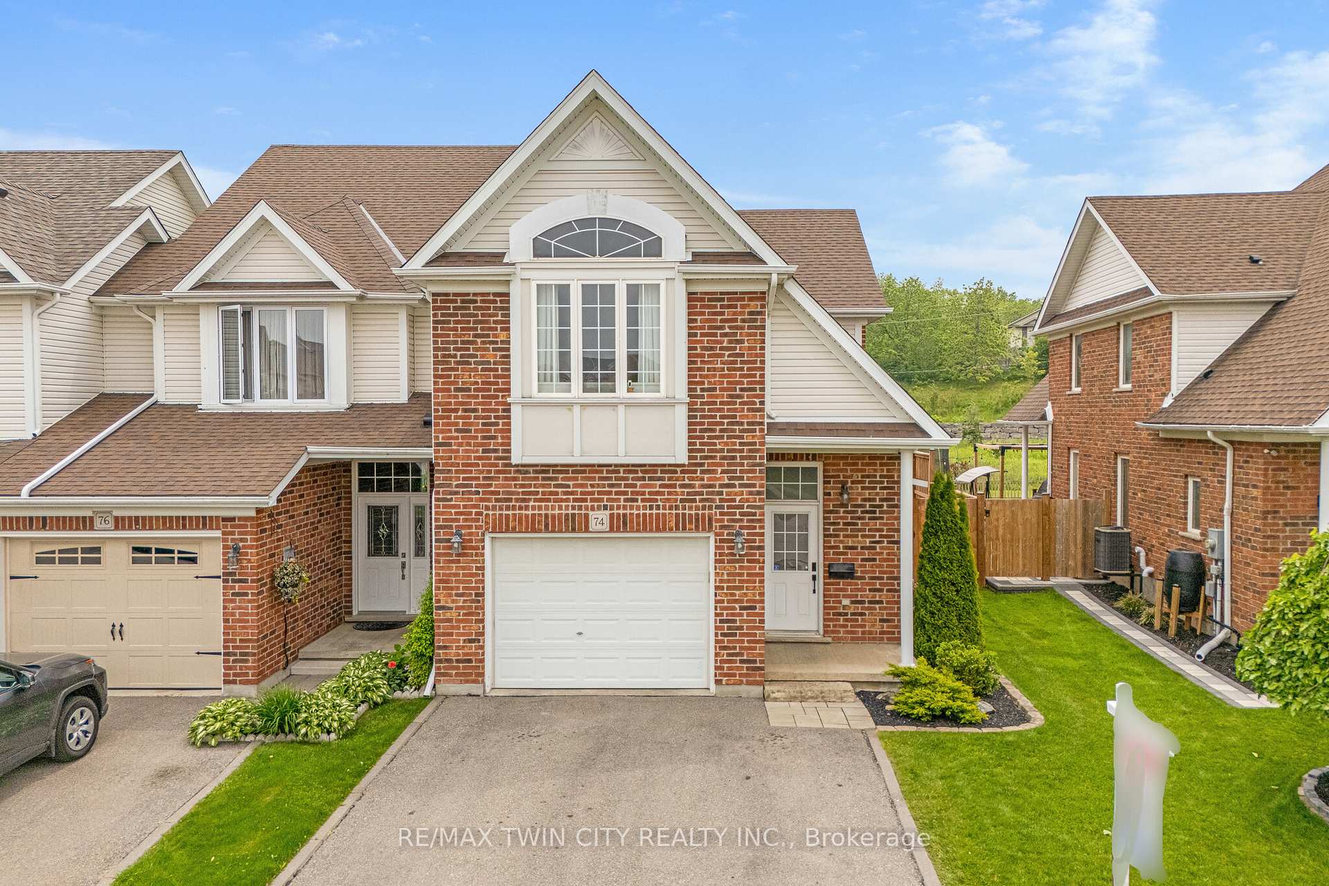 Photo 1 of 74 Colton Circle, Kitchener — HOMEH