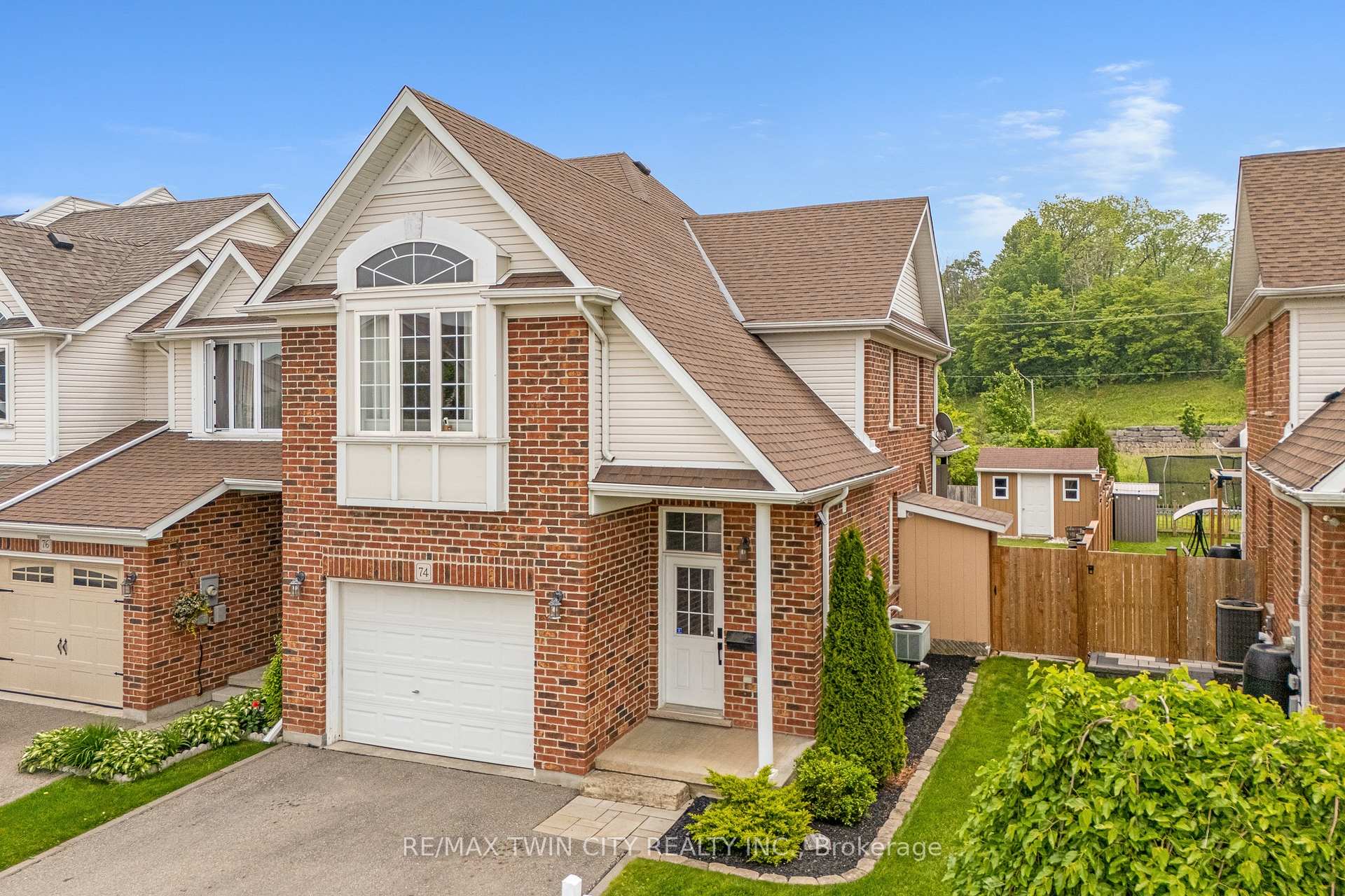 Photo 2 of 74 Colton Circle, Kitchener — HOMEH