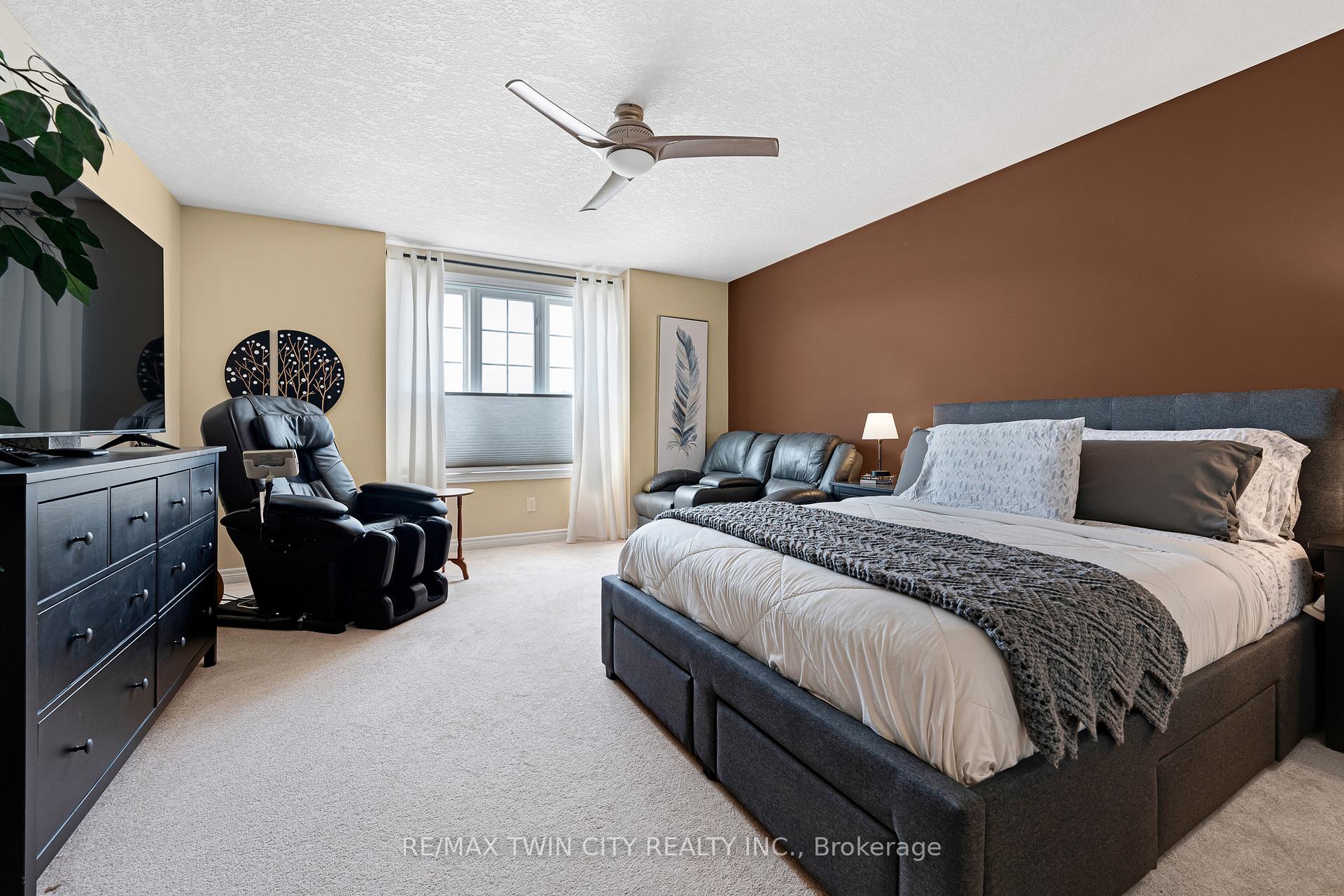 Photo 22 of 74 Colton Circle, Kitchener — HOMEH
