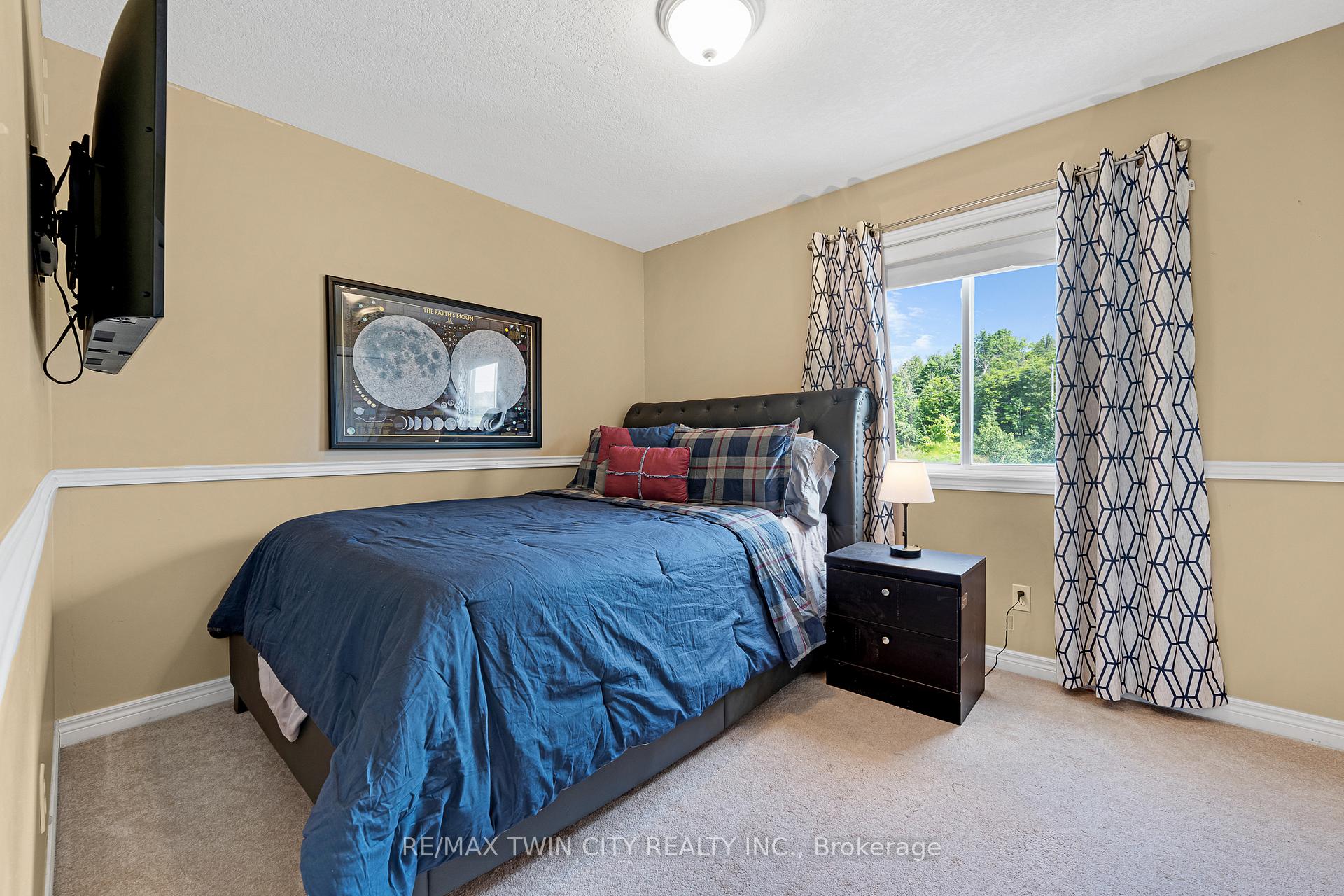 Photo 27 of 74 Colton Circle, Kitchener — HOMEH