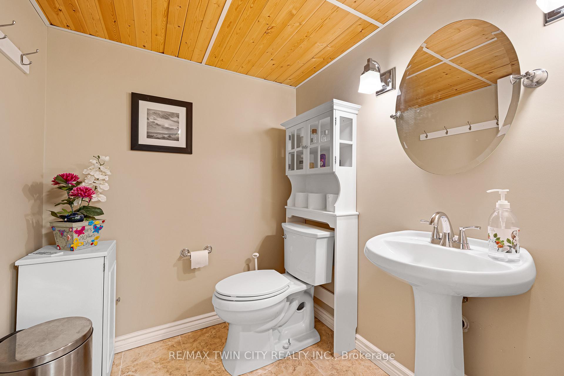 Photo 32 of 74 Colton Circle, Kitchener — HOMEH