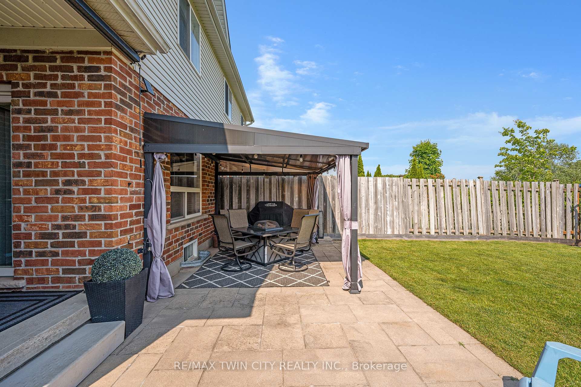 Photo 34 of 74 Colton Circle, Kitchener — HOMEH