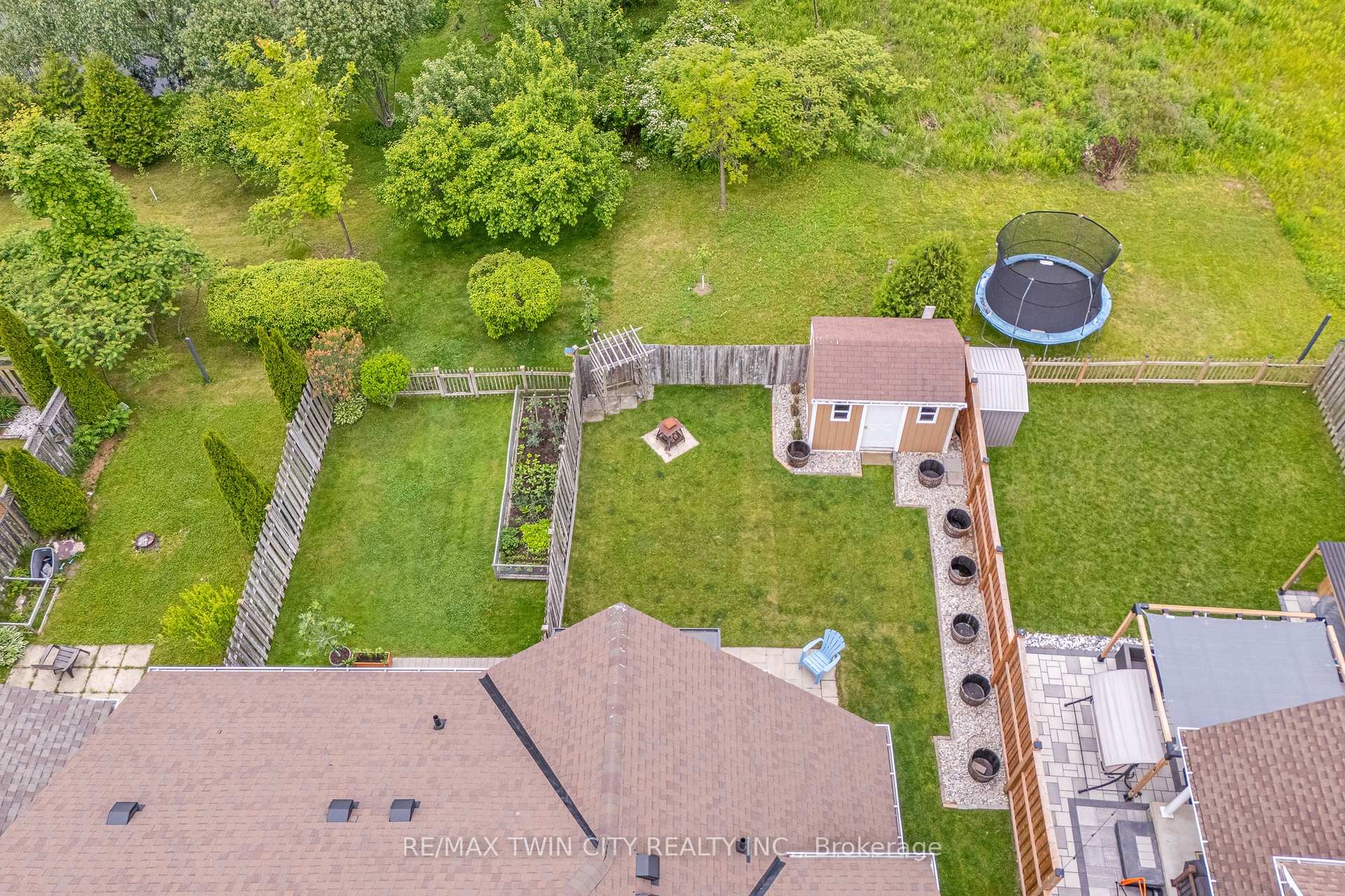 Photo 41 of 74 Colton Circle, Kitchener — HOMEH