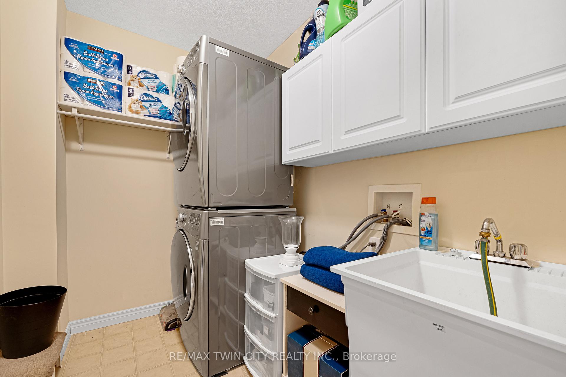 Photo 43 of 74 Colton Circle, Kitchener — HOMEH