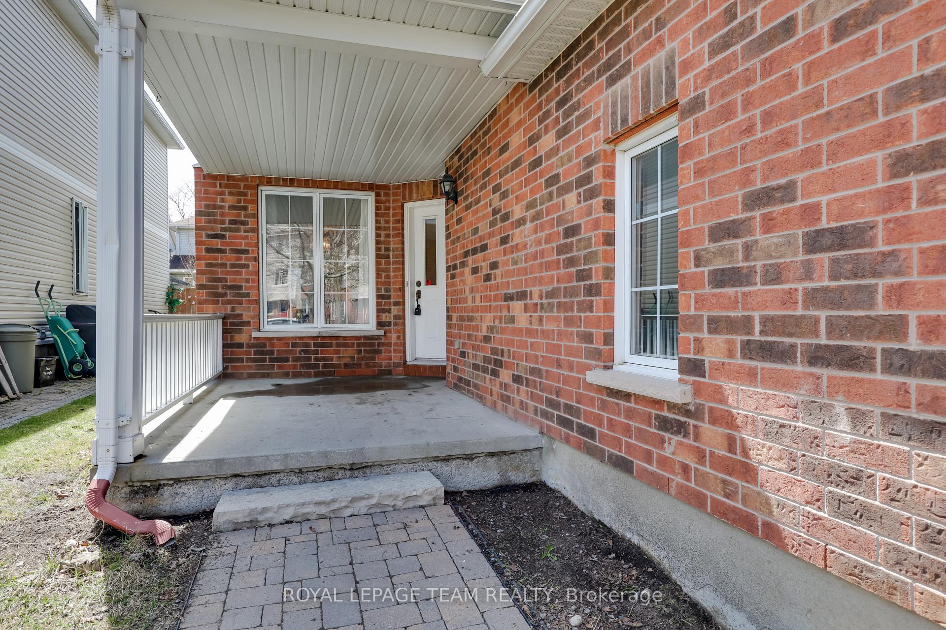 Photo 3 of 8 Bellrock Drive, Ottawa, Kanata - Beaverbrook — HOMEH