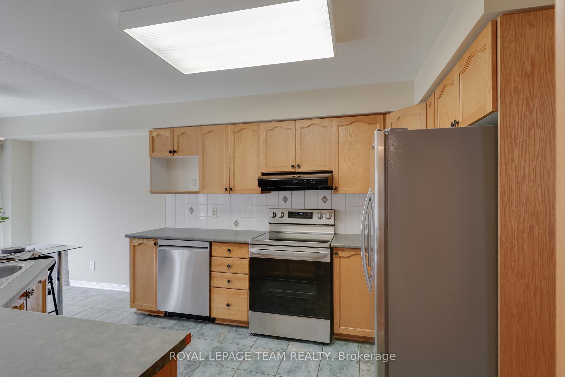 Photo 14 of 8 Bellrock Drive, Ottawa, Kanata - Beaverbrook — HOMEH
