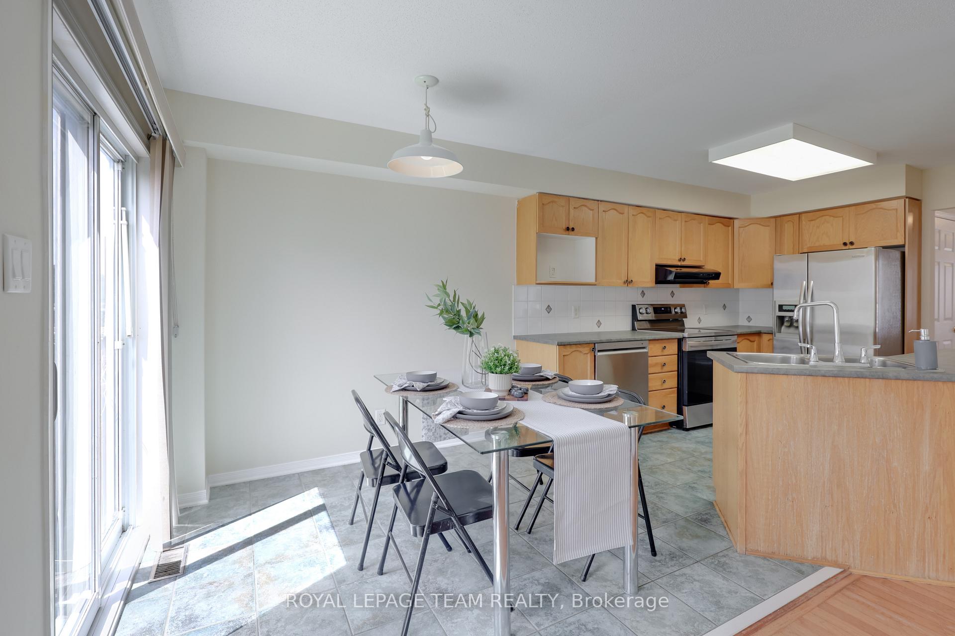 Photo 18 of 8 Bellrock Drive, Ottawa, Kanata - Beaverbrook — HOMEH