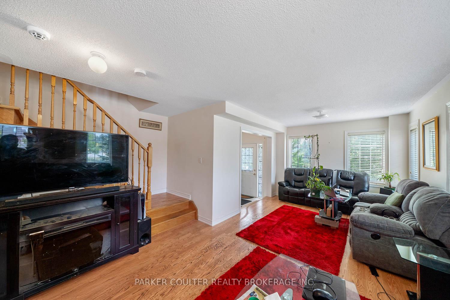 Photo 8 of 44 The Shire Lane, Markham, Cornell — HOMEH