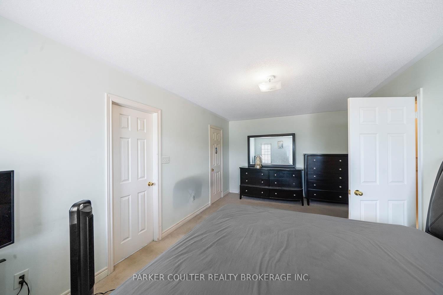 Photo 13 of 44 The Shire Lane, Markham, Cornell — HOMEH