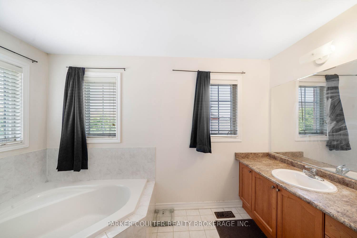Photo 14 of 44 The Shire Lane, Markham, Cornell — HOMEH