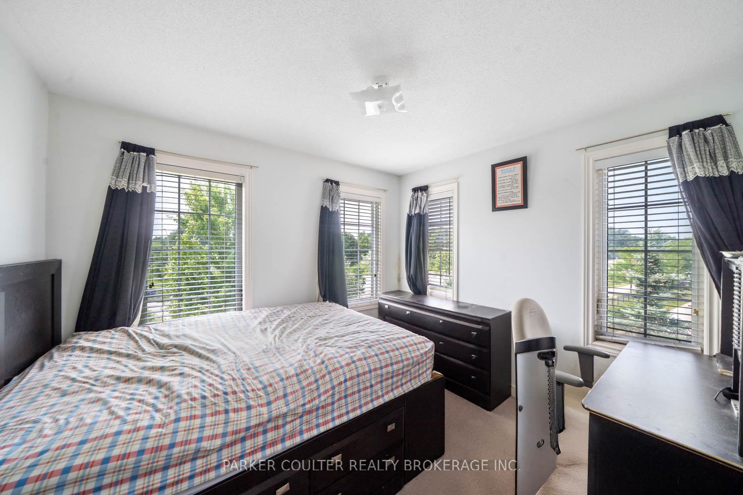 Photo 18 of 44 The Shire Lane, Markham, Cornell — HOMEH