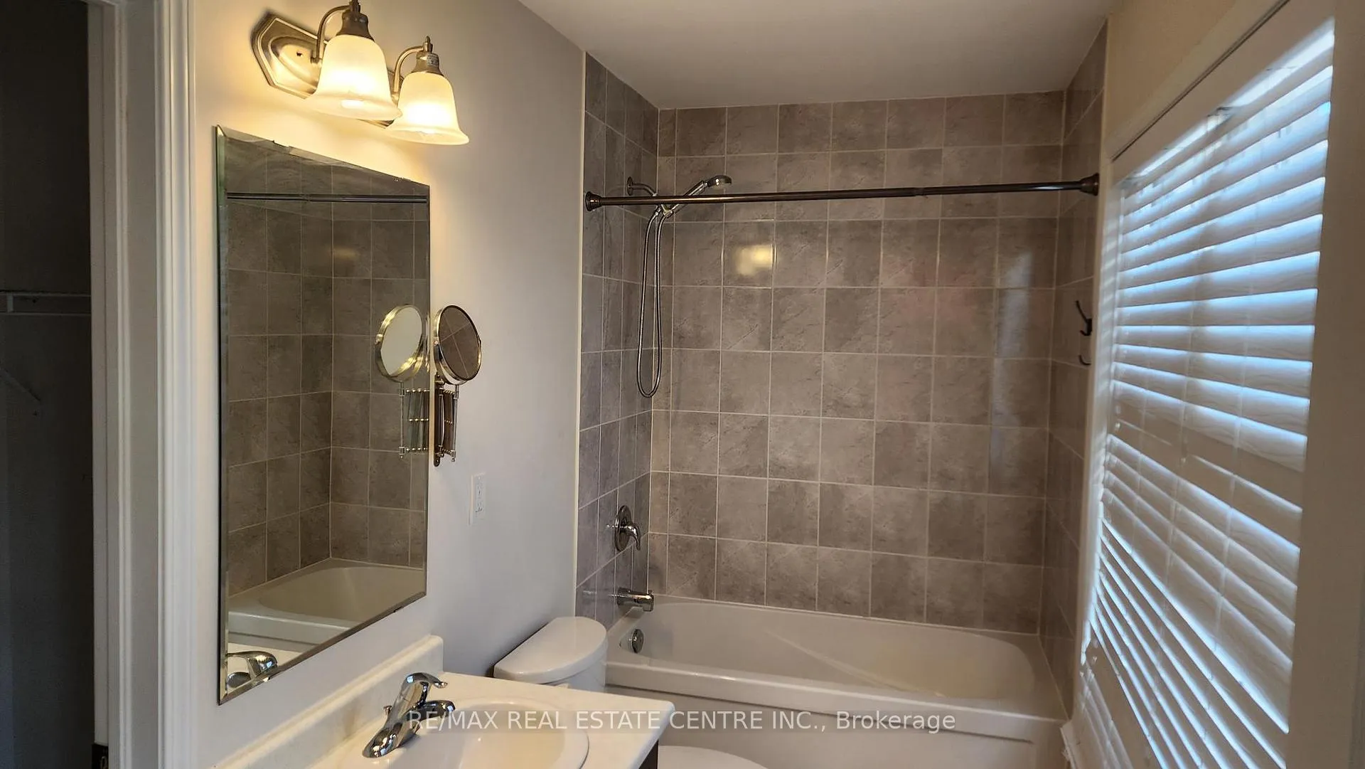 Photo 10 of 1537 Husband Place, Milton, Clarke — HOMEH