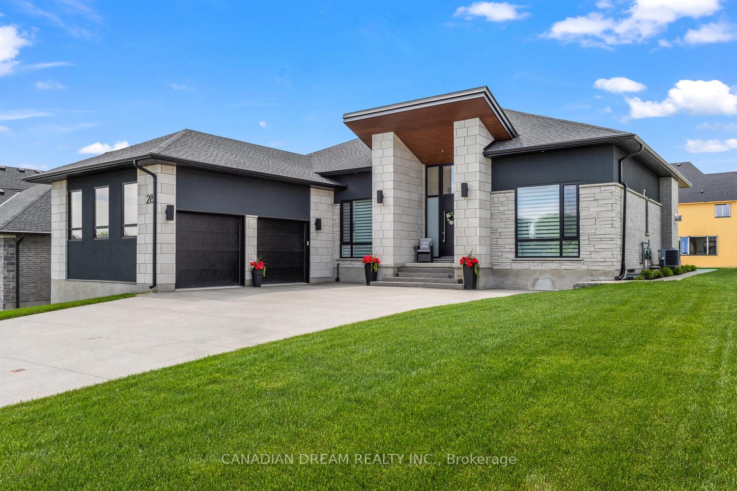 Photo 1 of 28 Edgeview Crescent, Middlesex Centre, Kilworth — HOMEH