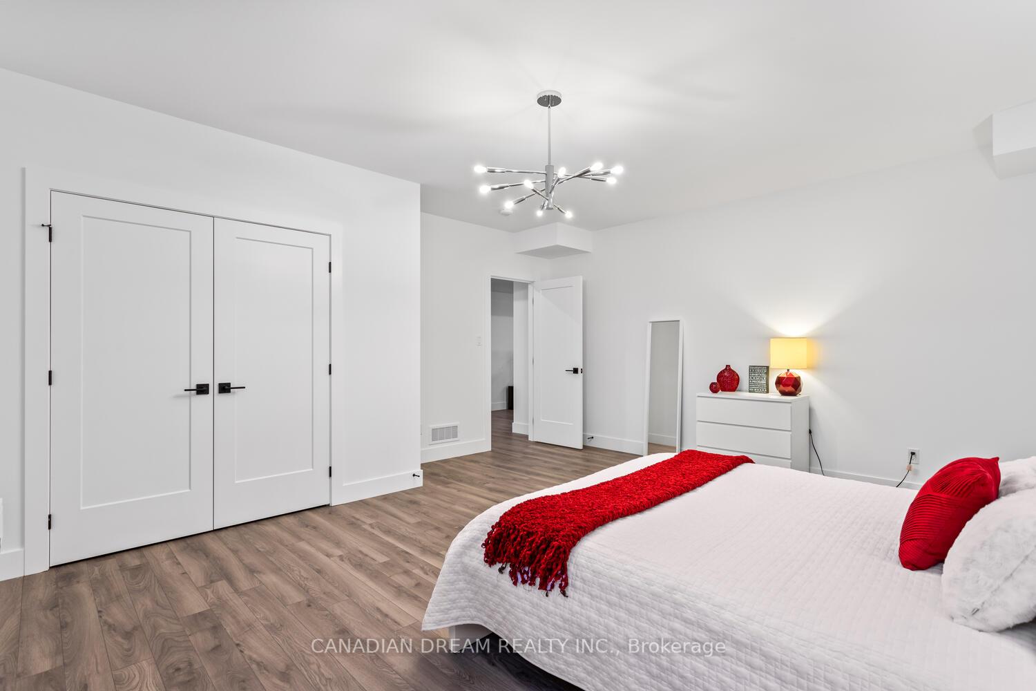 Photo 37 of 28 Edgeview Crescent, Middlesex Centre, Kilworth — HOMEH