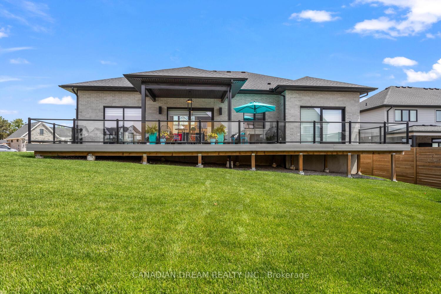 Photo 45 of 28 Edgeview Crescent, Middlesex Centre, Kilworth — HOMEH