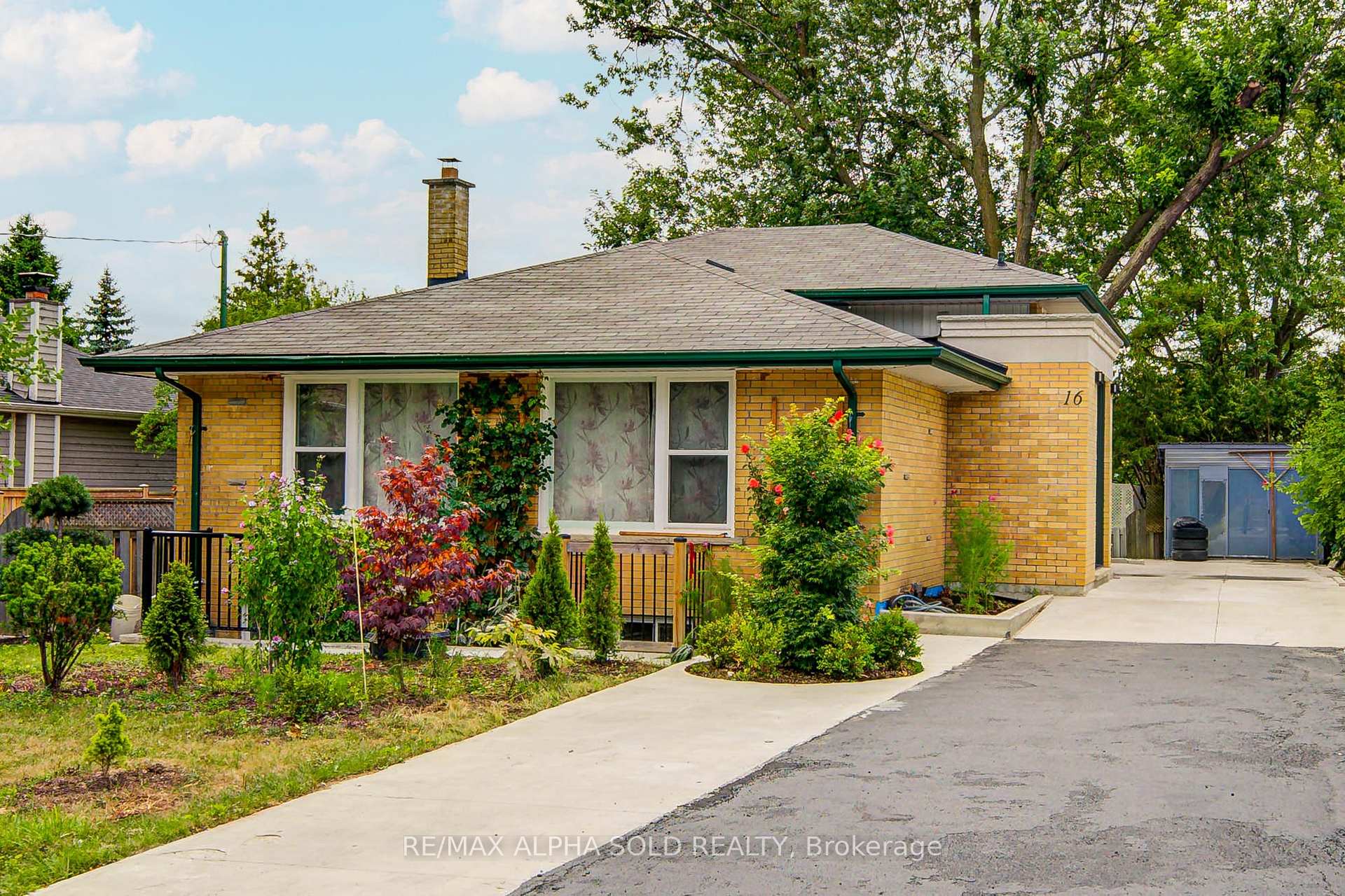 Photo 2 of 16 Arrowflight Drive, Markham, Bullock — HOMEH