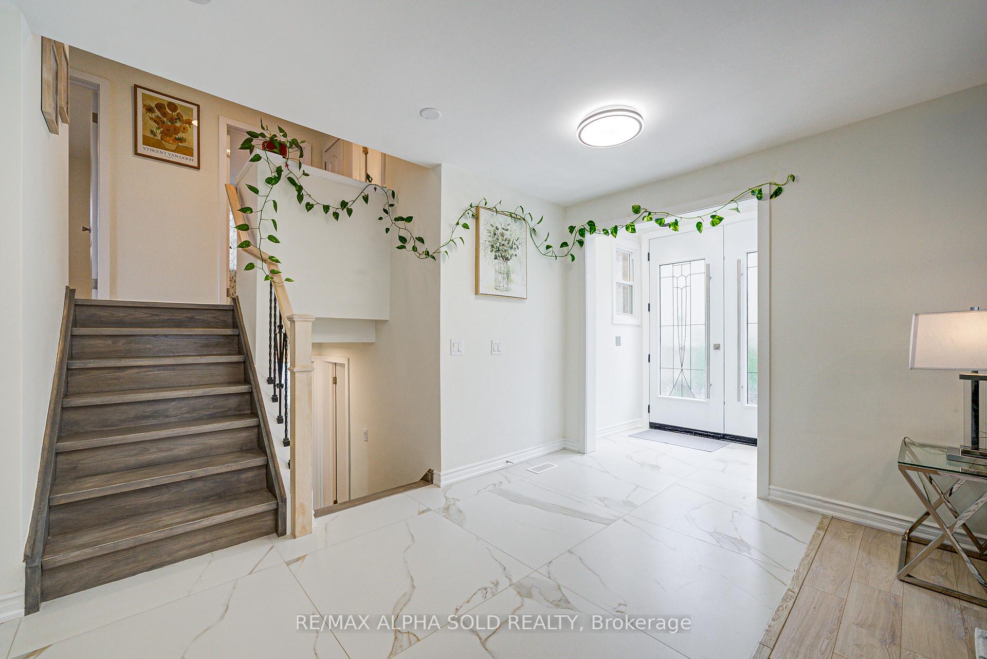 Photo 4 of 16 Arrowflight Drive, Markham, Bullock — HOMEH