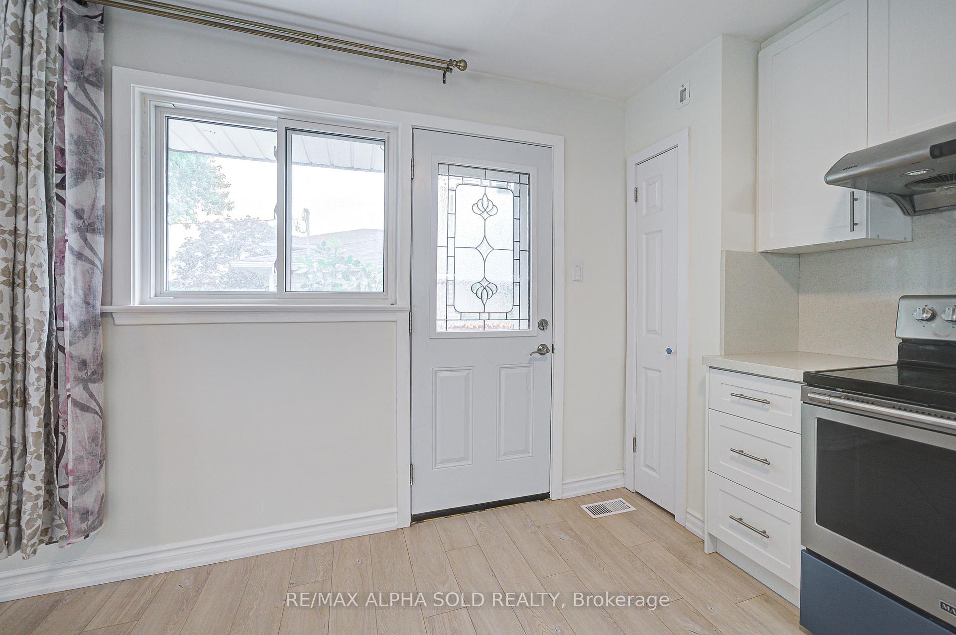 Photo 17 of 16 Arrowflight Drive, Markham, Bullock — HOMEH