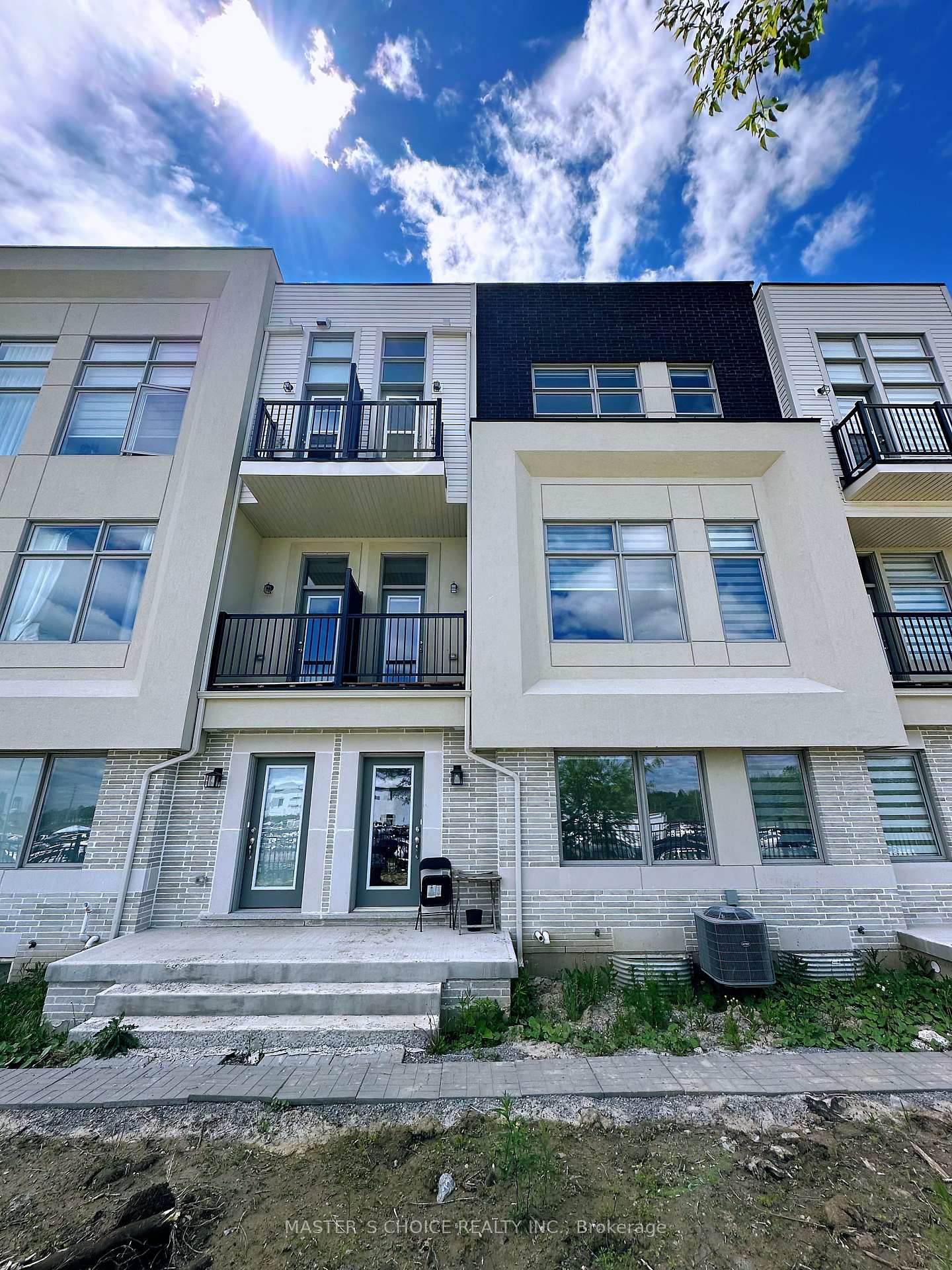 Photo 2 of 25 Alan Francis Lane, Markham, Cachet — HOMEH