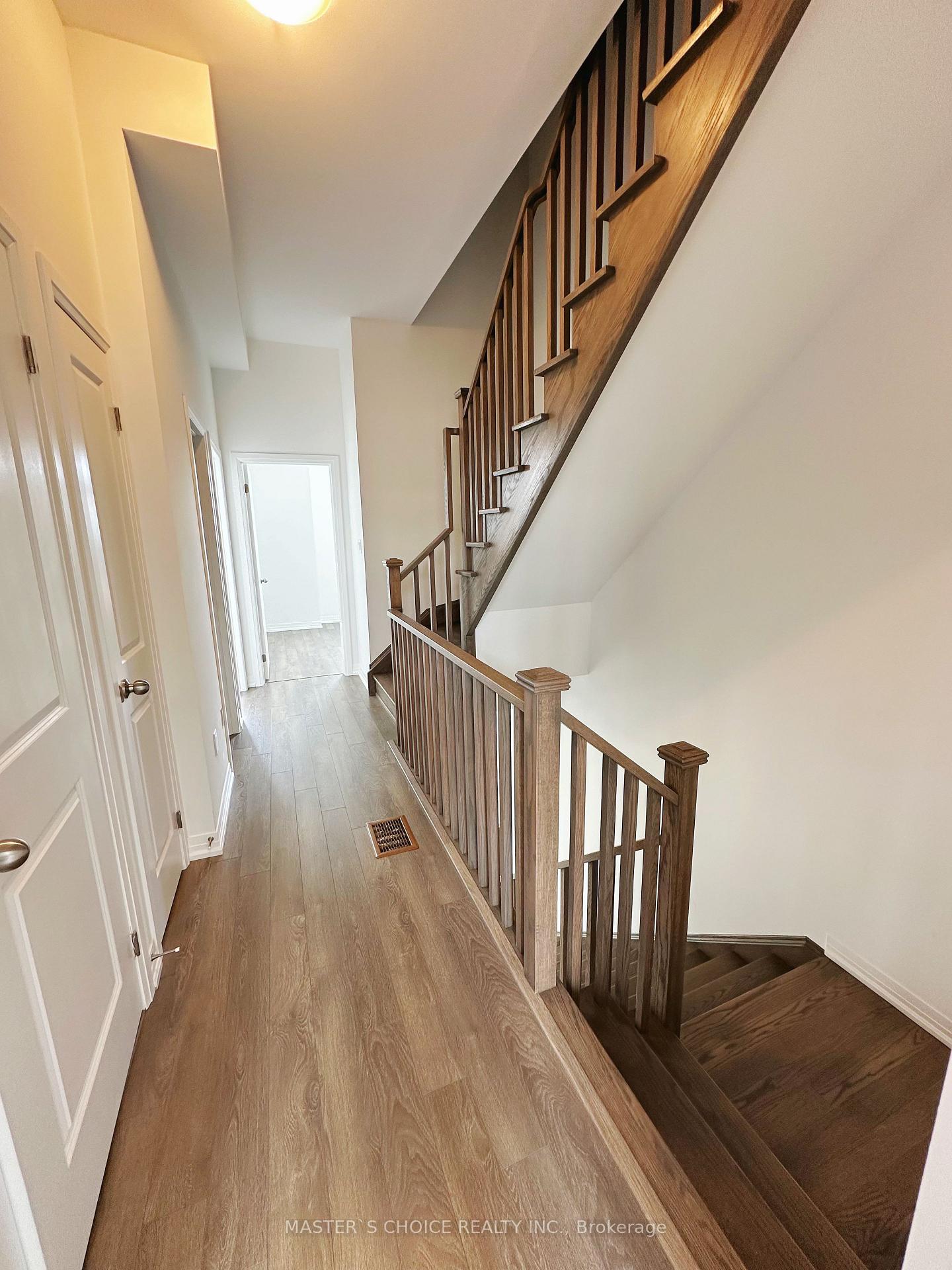 Photo 8 of 25 Alan Francis Lane, Markham, Cachet — HOMEH