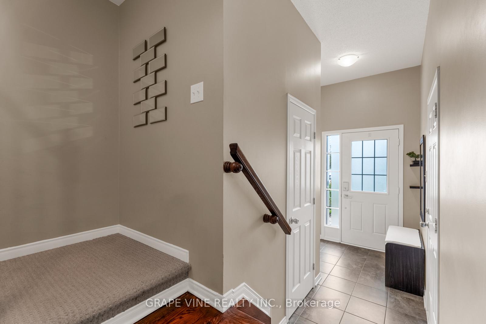 Photo 5 of 224 Arrita Street, Ottawa, Kanata - Emerald Meadows/Trailwest — HOMEH