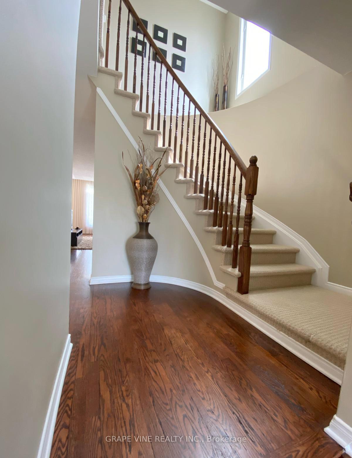 Photo 6 of 224 Arrita Street, Ottawa, Kanata - Emerald Meadows/Trailwest — HOMEH