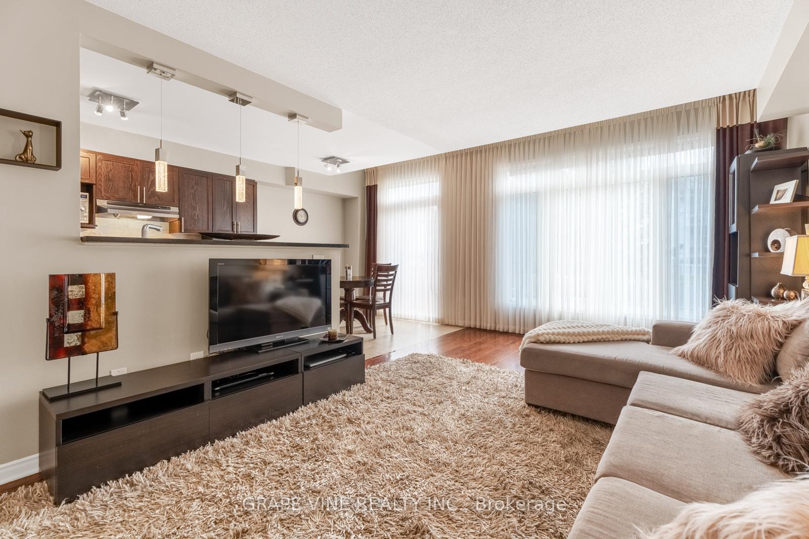 Photo 8 of 224 Arrita Street, Ottawa, Kanata - Emerald Meadows/Trailwest — HOMEH
