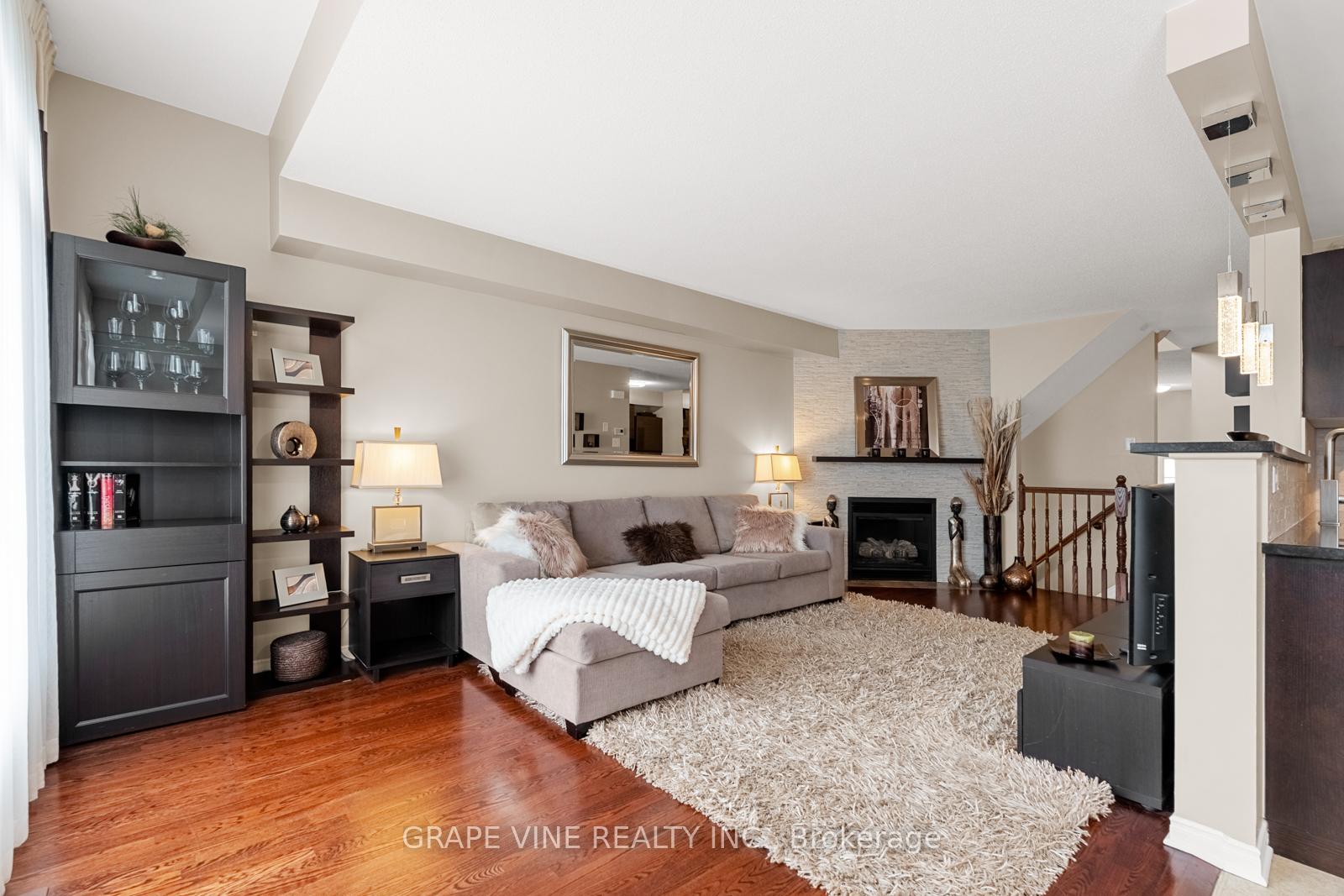 Photo 9 of 224 Arrita Street, Ottawa, Kanata - Emerald Meadows/Trailwest — HOMEH