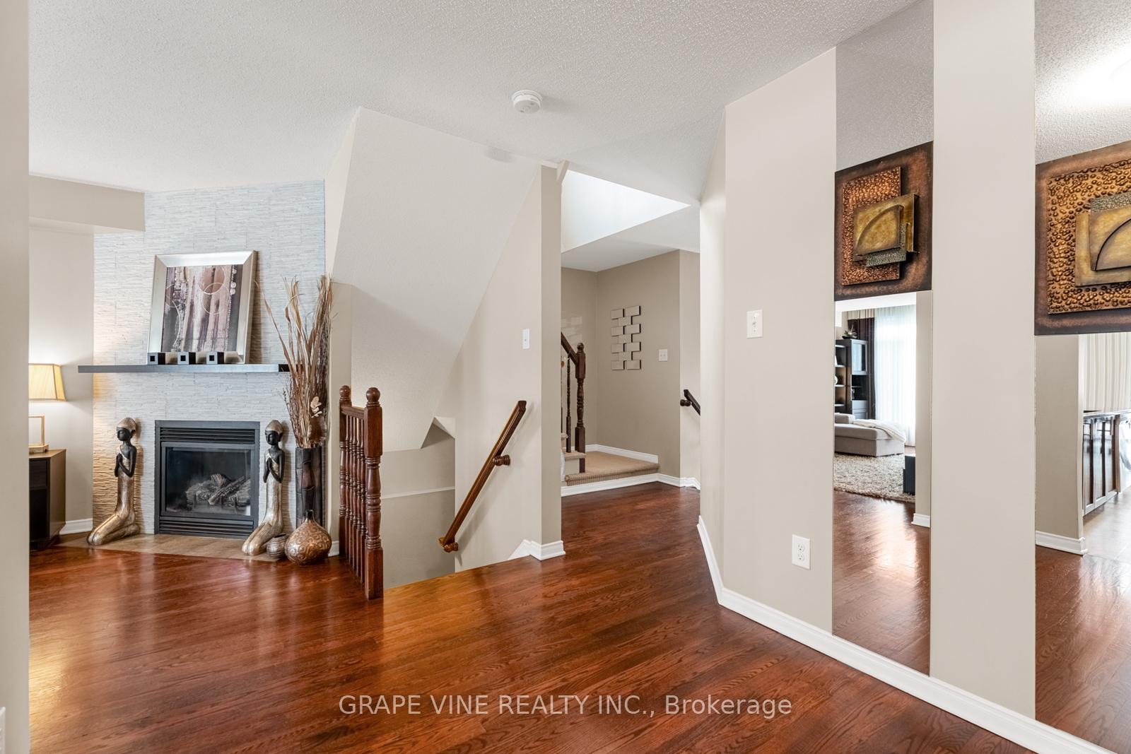 Photo 10 of 224 Arrita Street, Ottawa, Kanata - Emerald Meadows/Trailwest — HOMEH