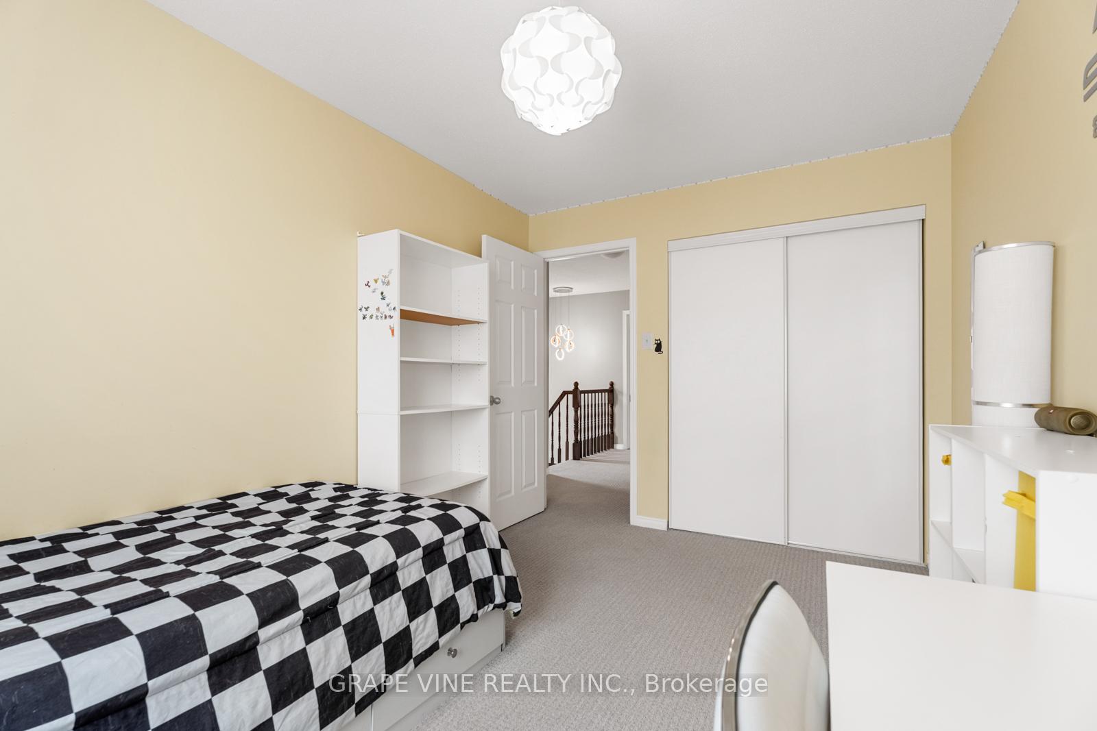 Photo 16 of 224 Arrita Street, Ottawa, Kanata - Emerald Meadows/Trailwest — HOMEH