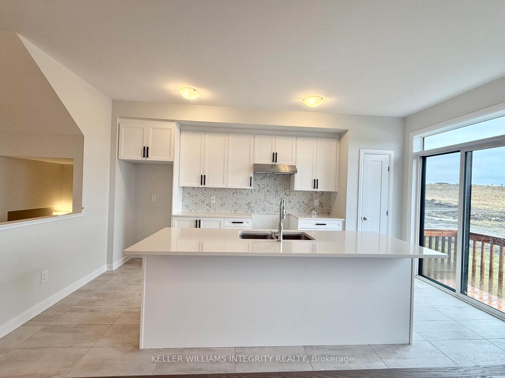 Photo 7 of 158 Invention Boulevard, Ottawa, Kanata - Morgan's Grant/South March — HOMEH